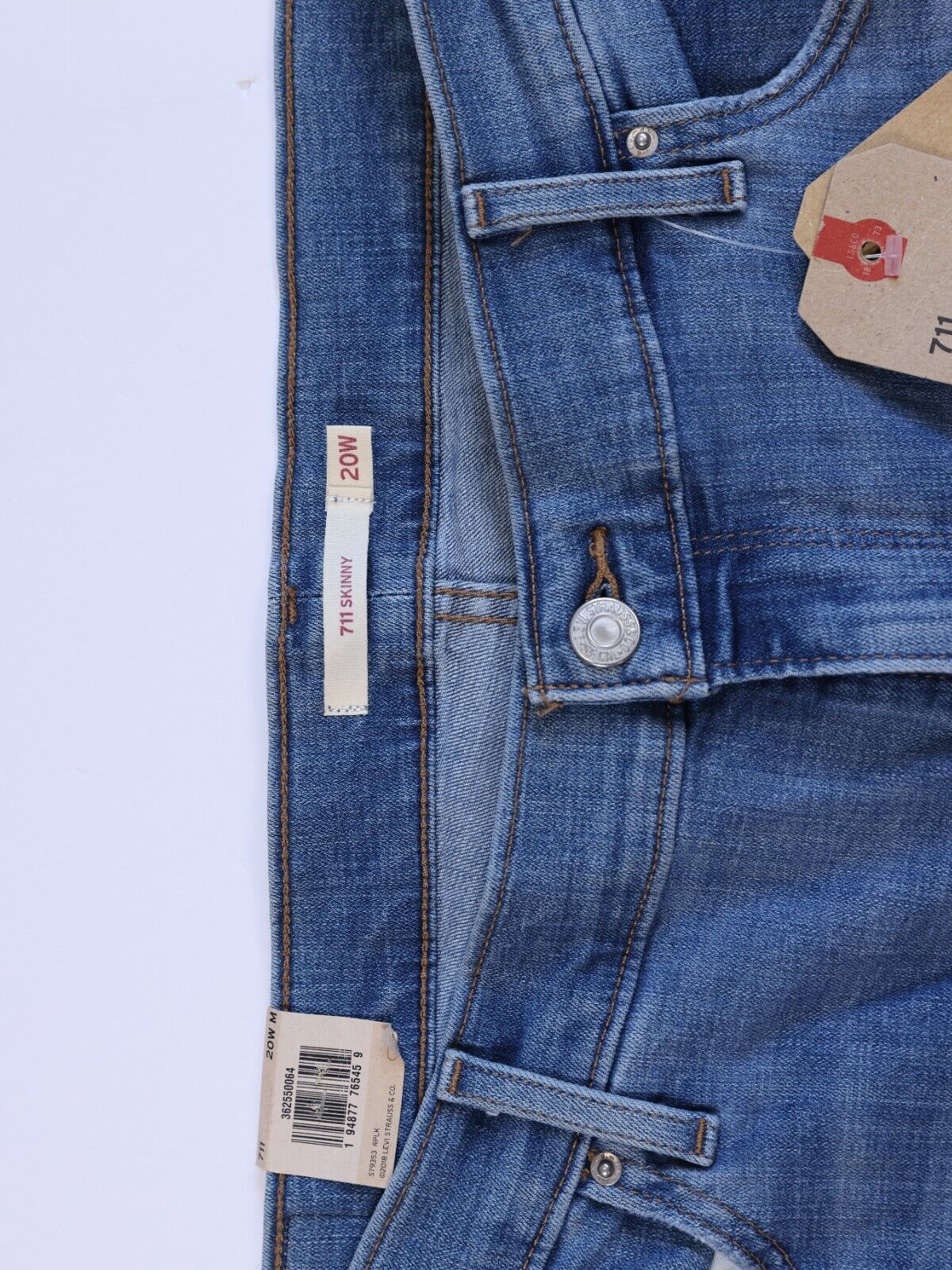 Levis 711 Womens Skinny Mid Rise Slim Through the Hid and Thigh Denim 20W