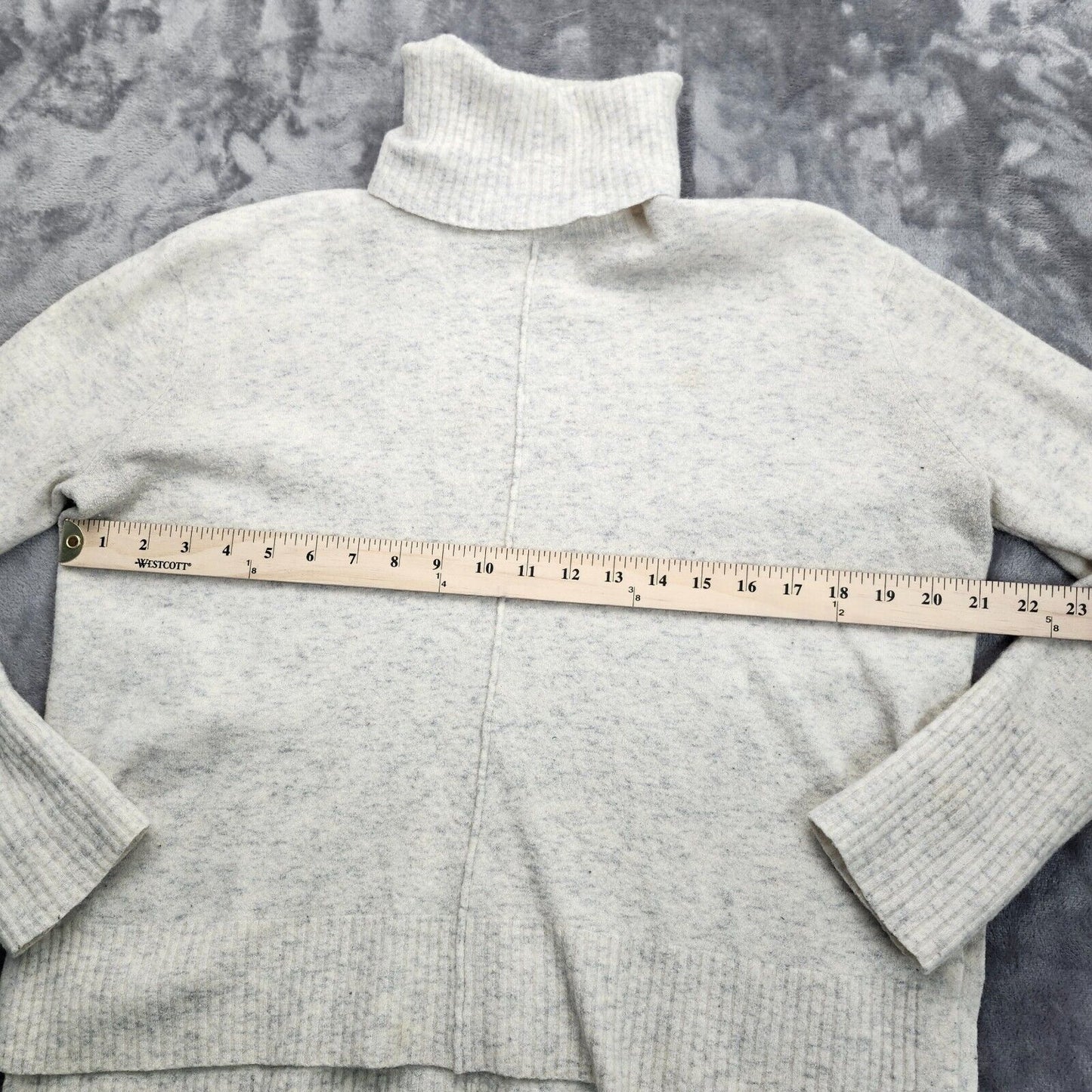 Athleta White Transit Merino Wool Stretchy Business Casual Turtleneck Sweater M
