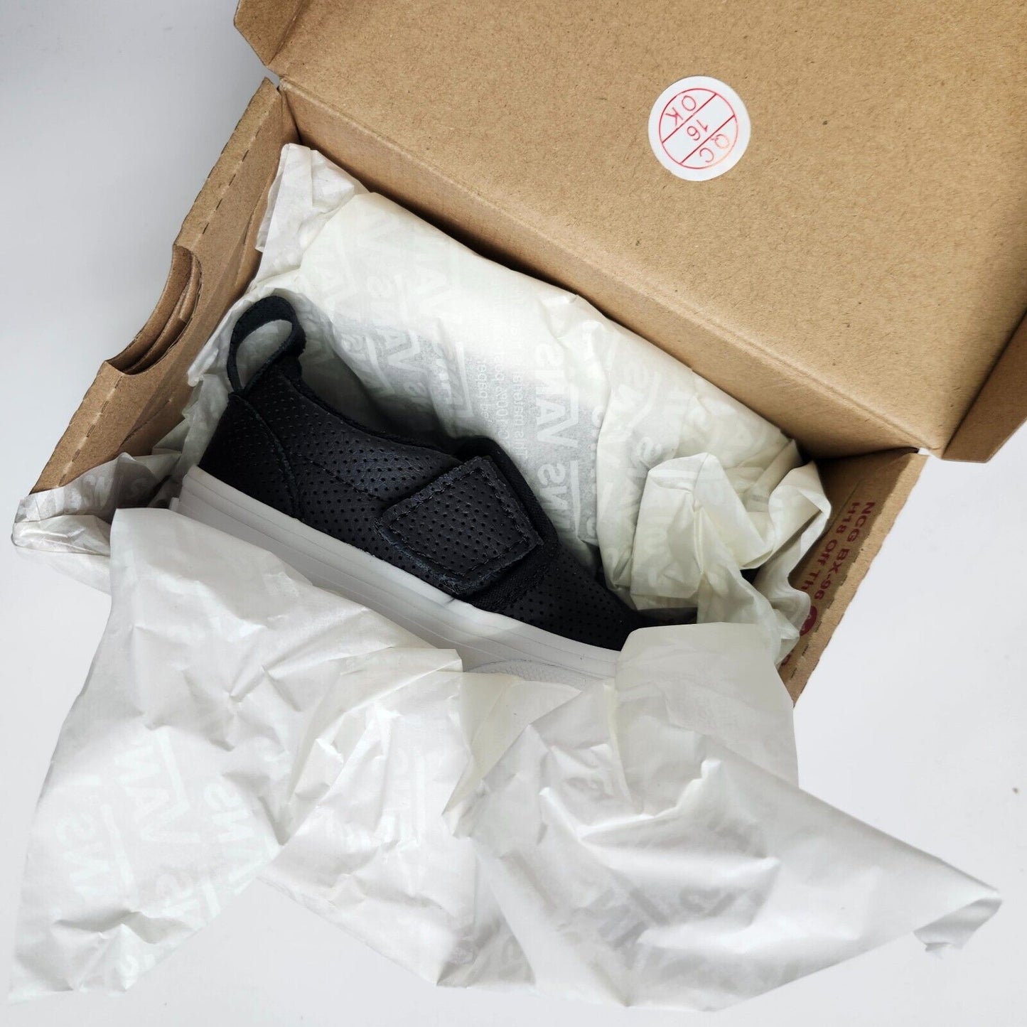 Vans slip-on V (perf) Black/True White 4TD