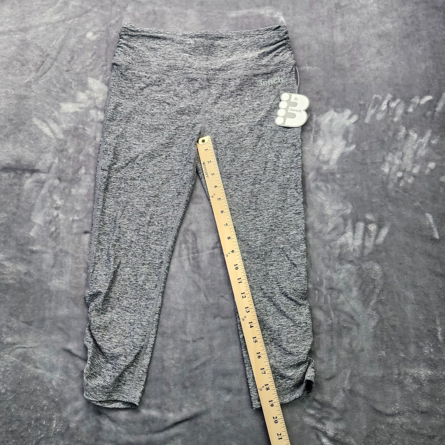 NWT Bench Urban Wear Womens Yoga pants capri skinny Size Small gray