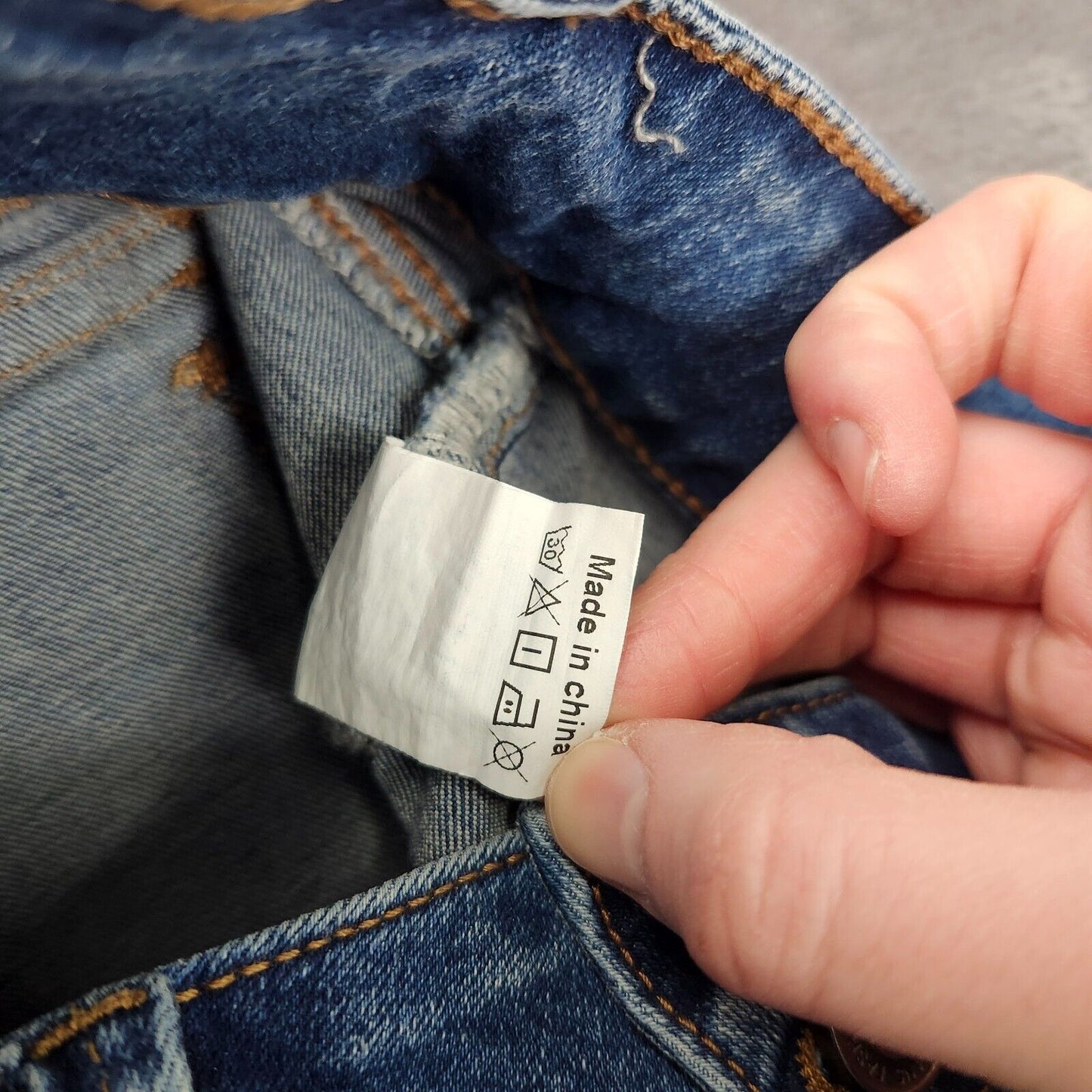 Flamingals Women's Straight Leg Faded Blue Jeans Vintage Style Size Large