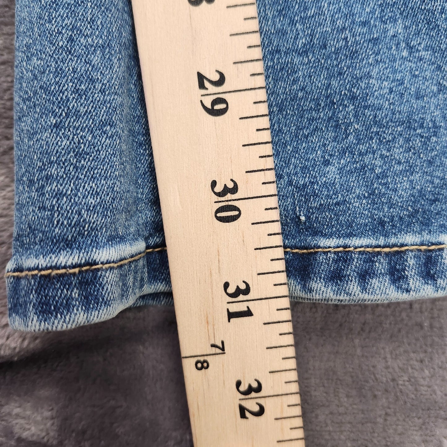 Flamingals Women's Low Rise Flare Jeans Buckle Belted Faded Denim Jeans sz Large