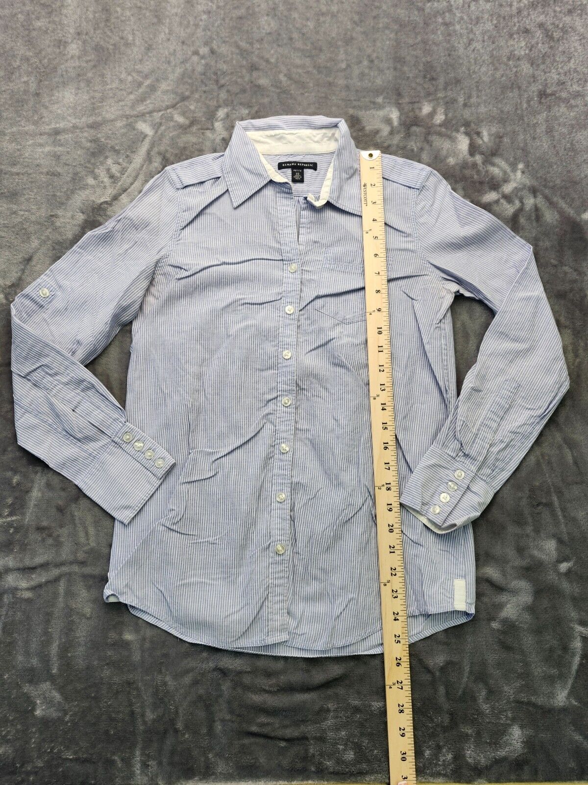 Banana Republic womens button up dress shirt Petite XS