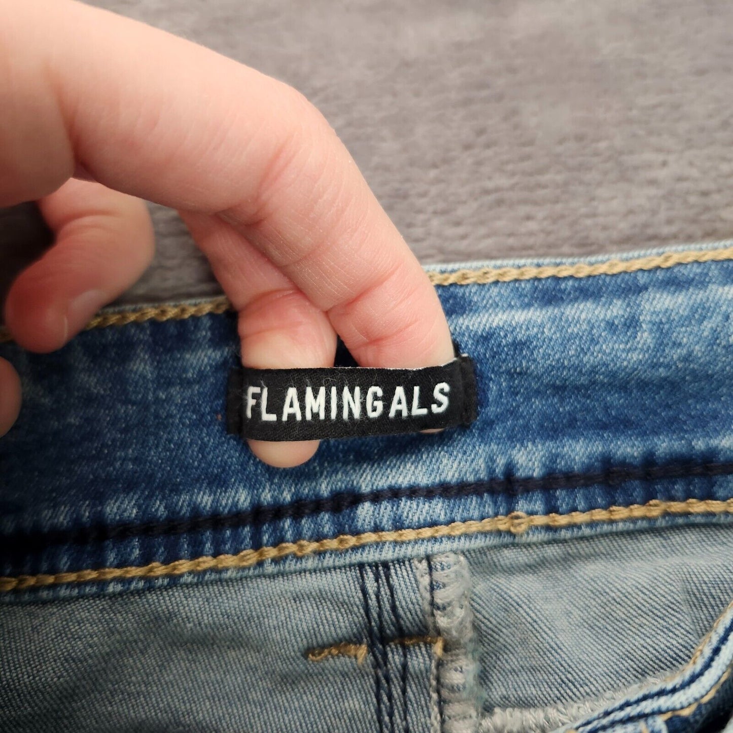 Flamingals Women's Low Rise Flare Jeans Buckle Belted Faded Denim Jeans sz Large