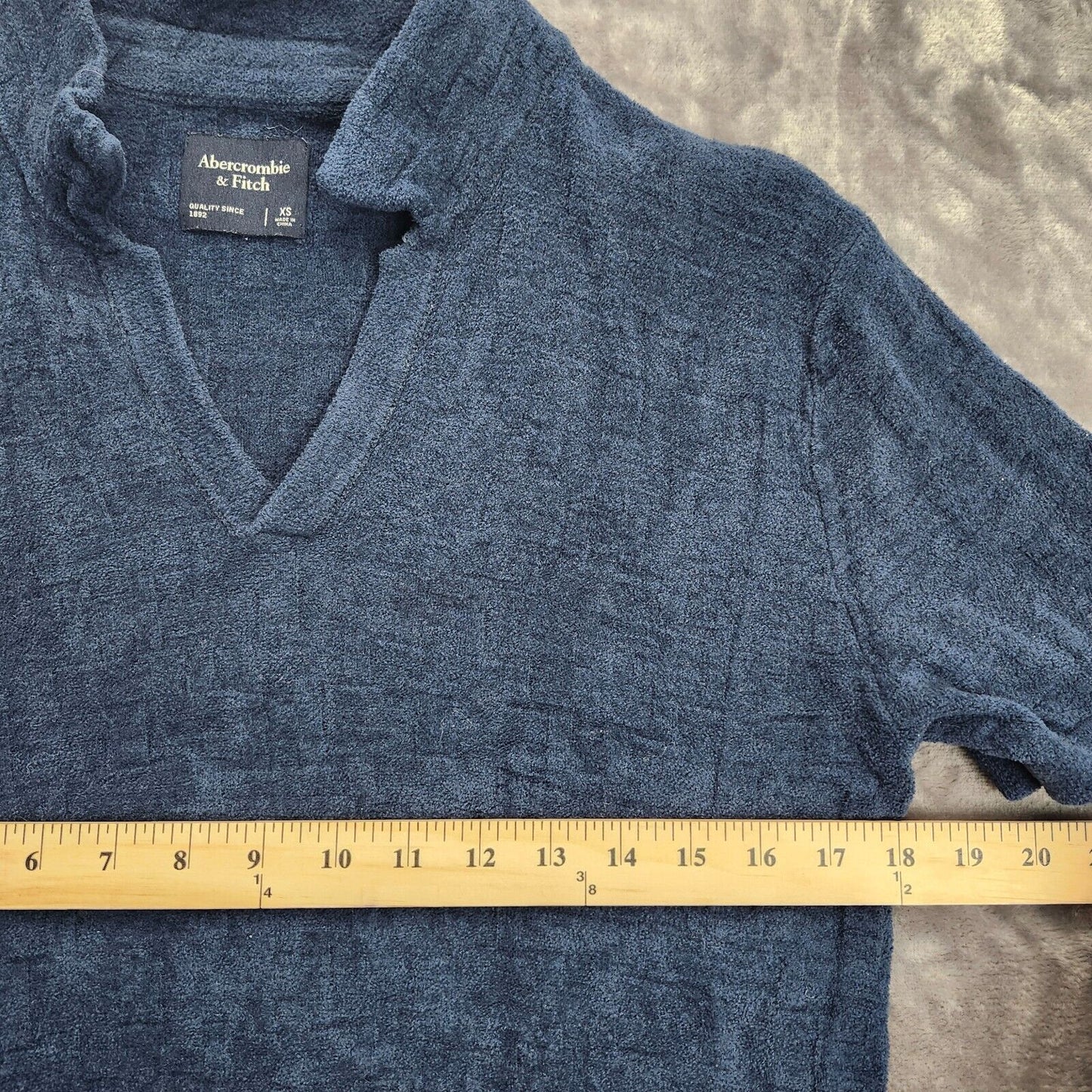 Abercrombie & Fitch Notch-Neck Sweater Tee Woven shirt XS