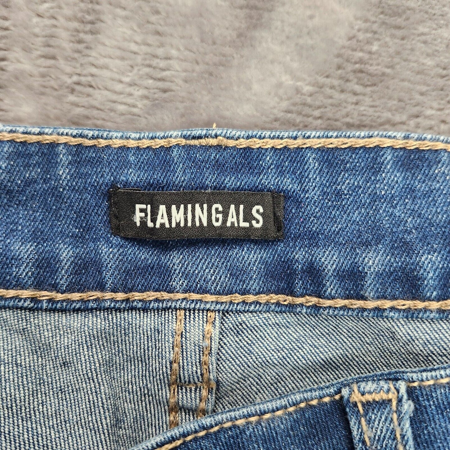 NWT Flamingals Women's Skinny Ripped Blue Jeans Size Large