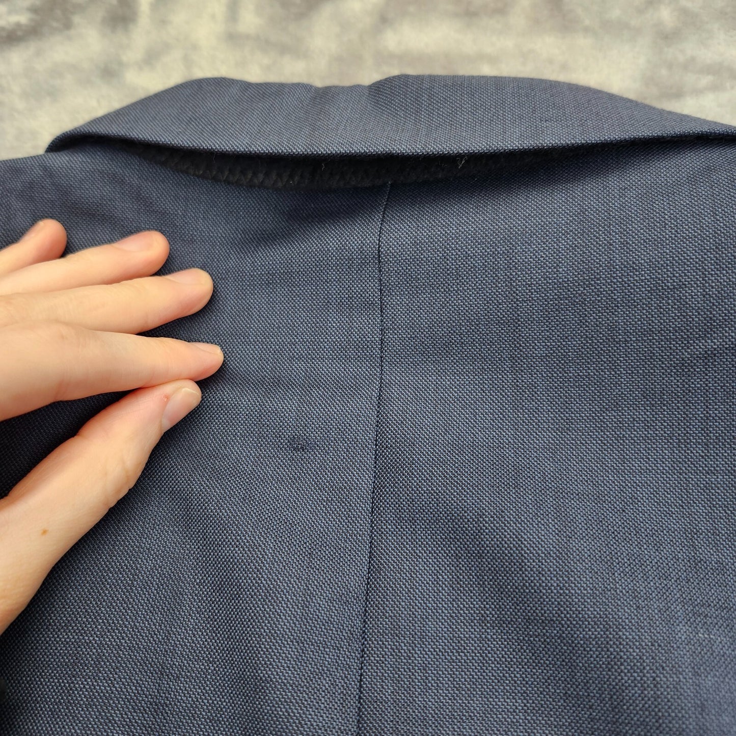 NWoT Tommy Hilfiger Navy Suit Jacket Notch Lapel 2 Button 44 Regular 100% Wool