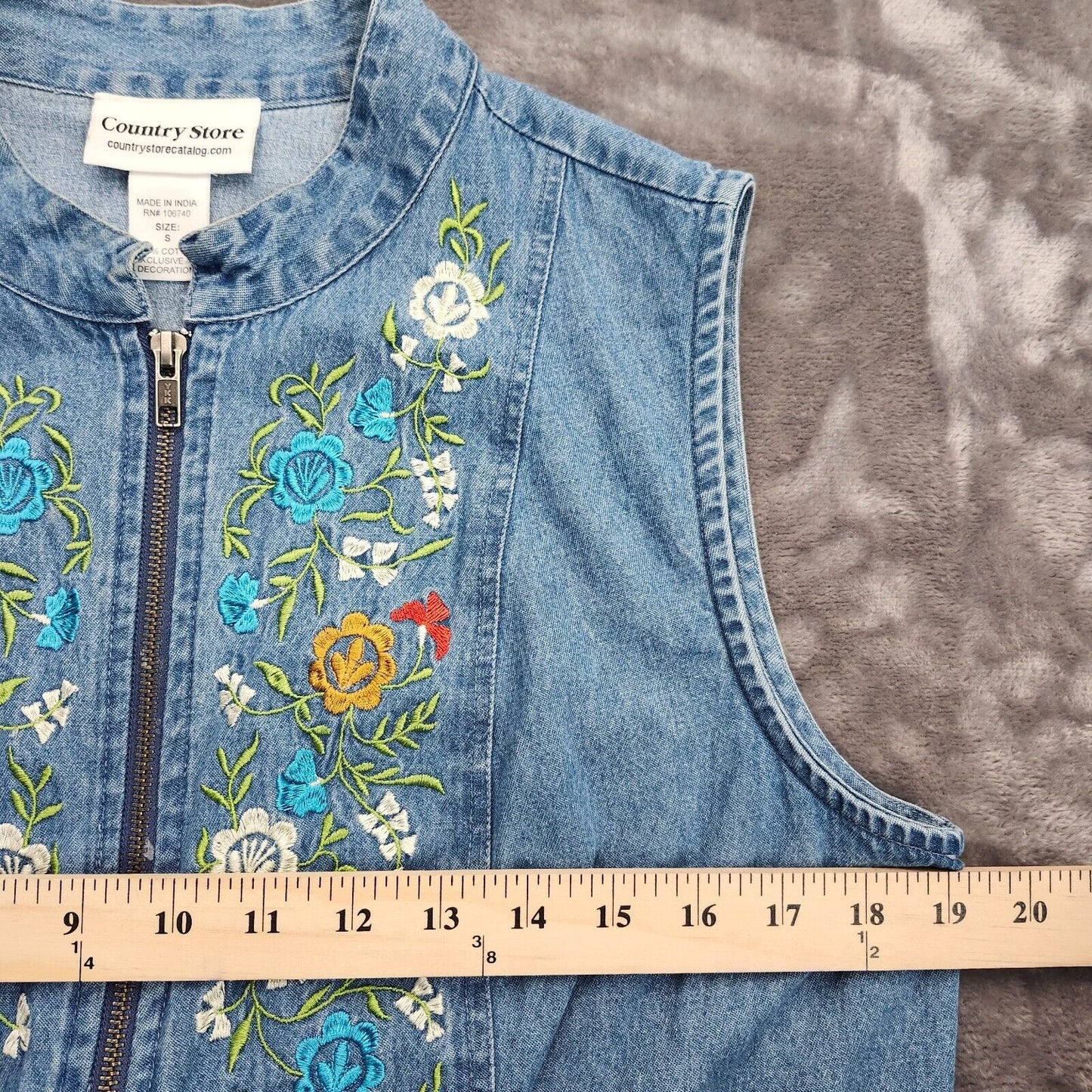 Country Store Embroidered Floral Denim Vest Women’s Size S Spring Summer