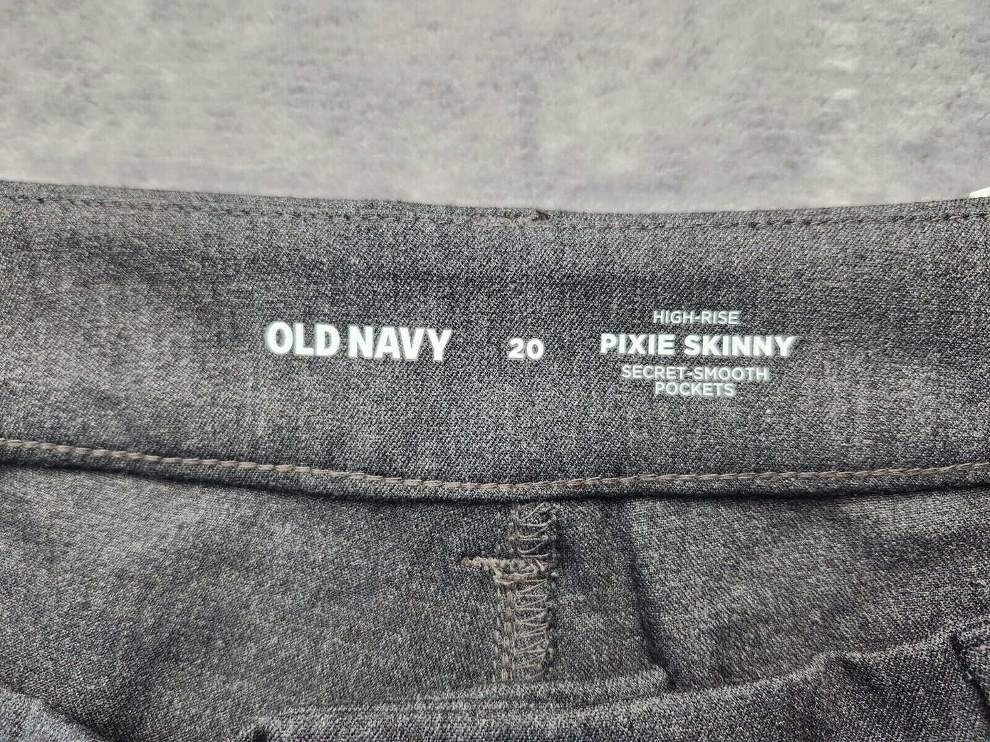 Old Navy high rise pixie skinny secret smooth pockets size 20