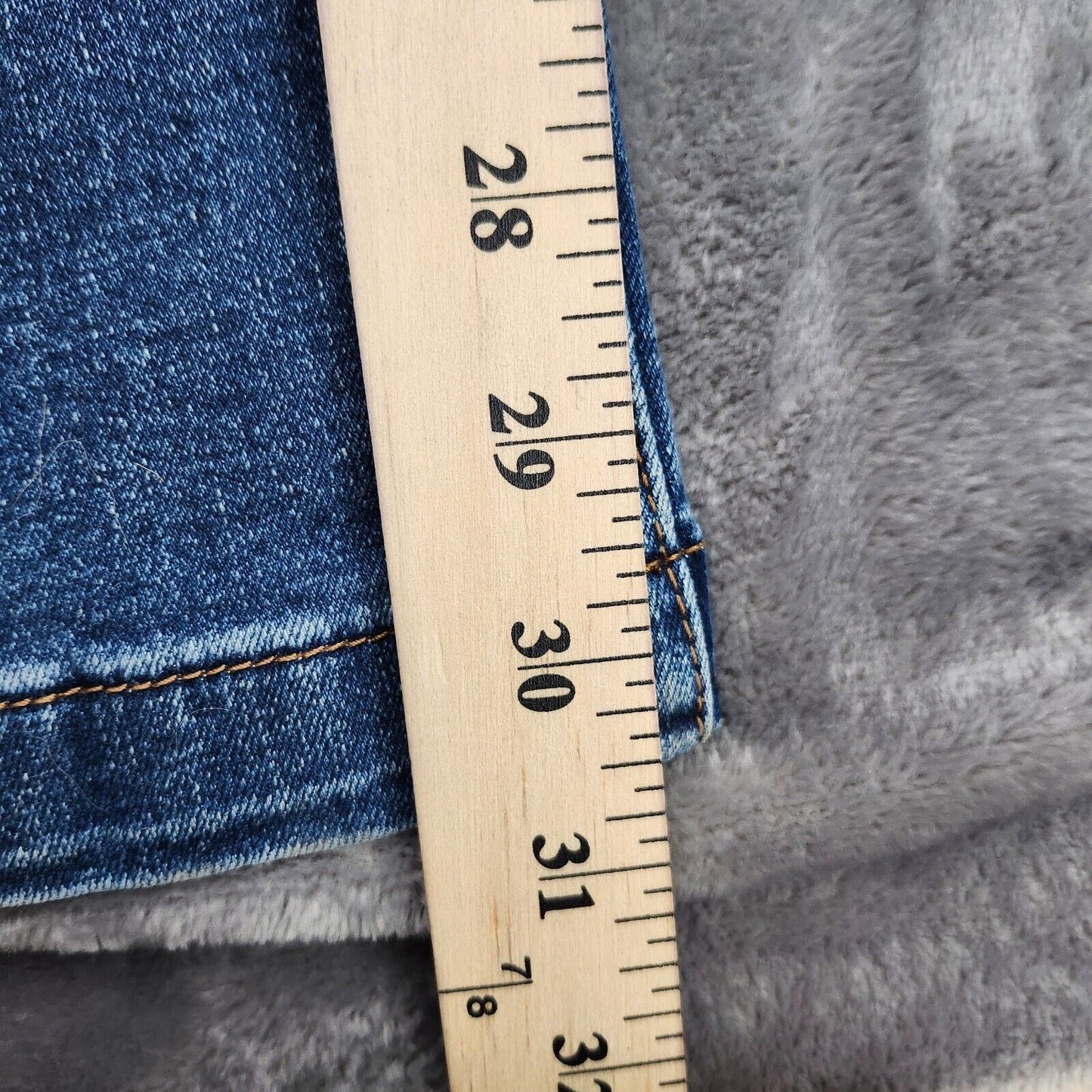 Flamingals Women's Straight Leg Faded Blue Jeans Vintage Style Size Large