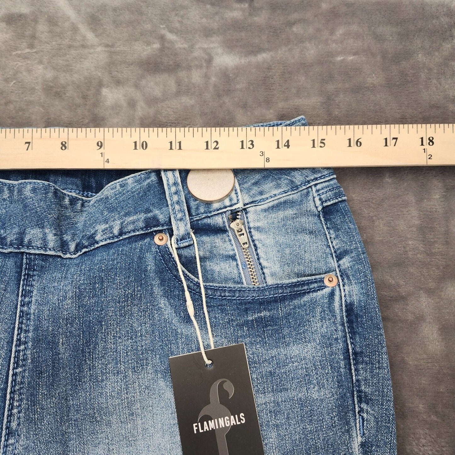 Flamingals Women's Wide Leg Faded Blue Jeans Size Medium