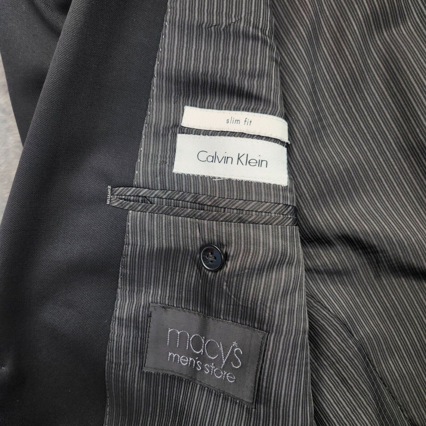 Calvin Klien Slim Fit Mens 100% Wool Suit Coat and Suit Pants size 40R