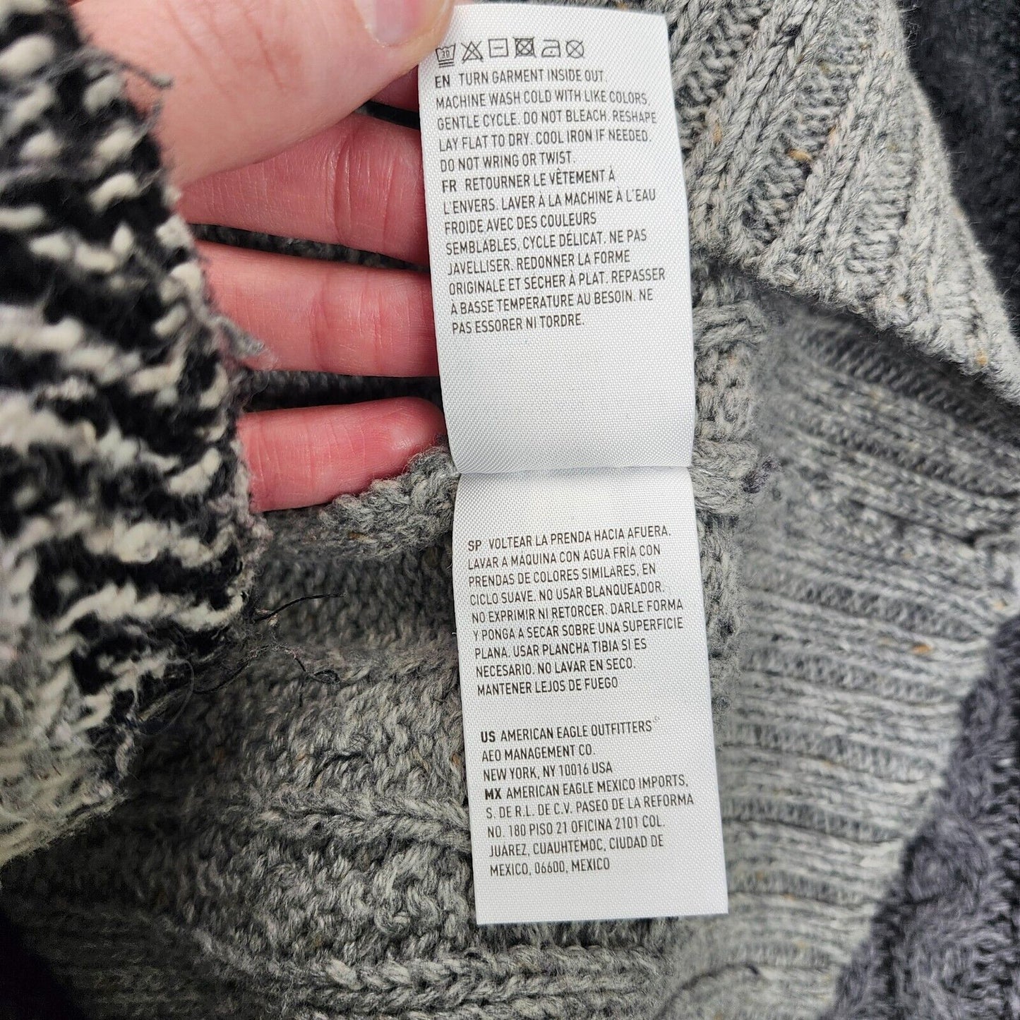American Eagle Outfitters Acrylic Sweaters for Men Grey and Black Colorblock XLT