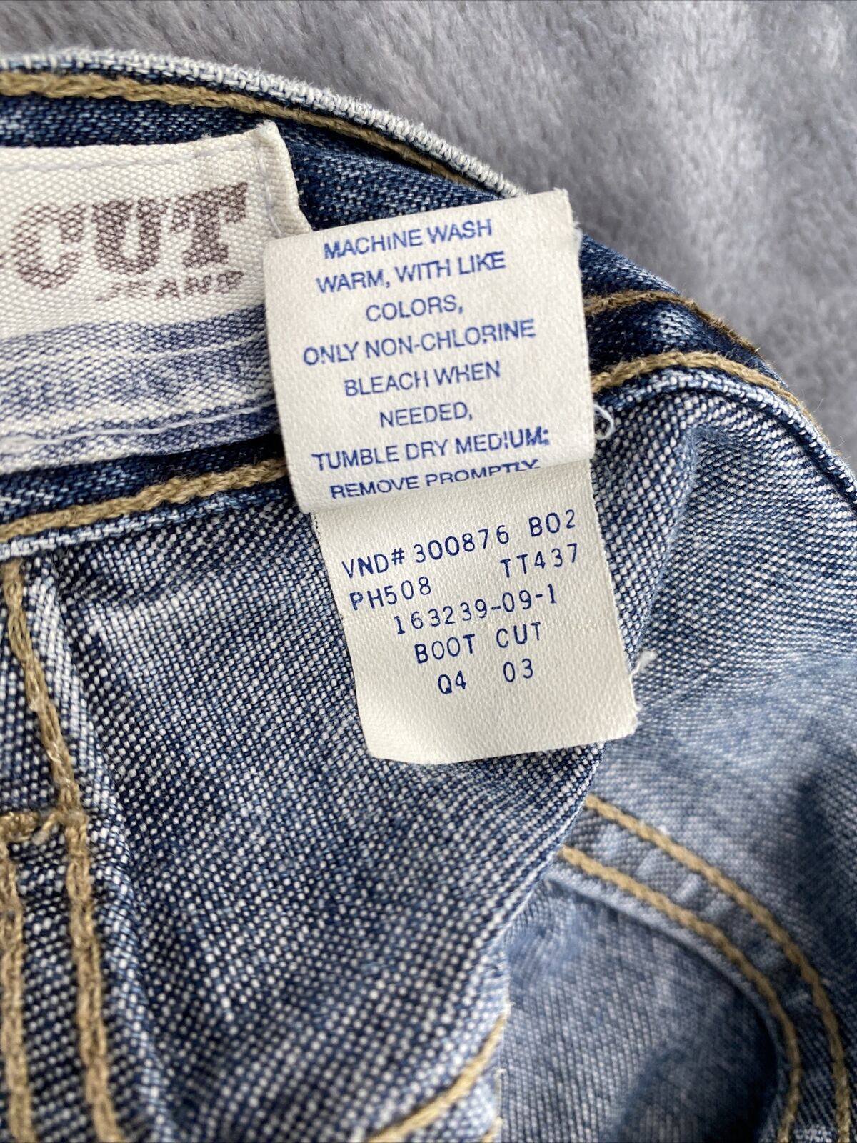 Old Navy Mens Y2K Famous Bootcut Jeans Size 30 x 30 100% Cotton