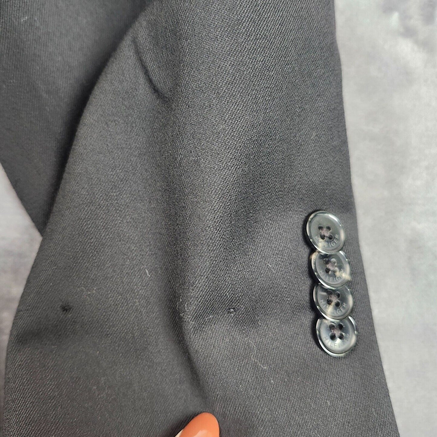 NWoT Tommy Hilfiger 100% Wool Mens Suit Jacket 44 Regular Black Notch Lapel