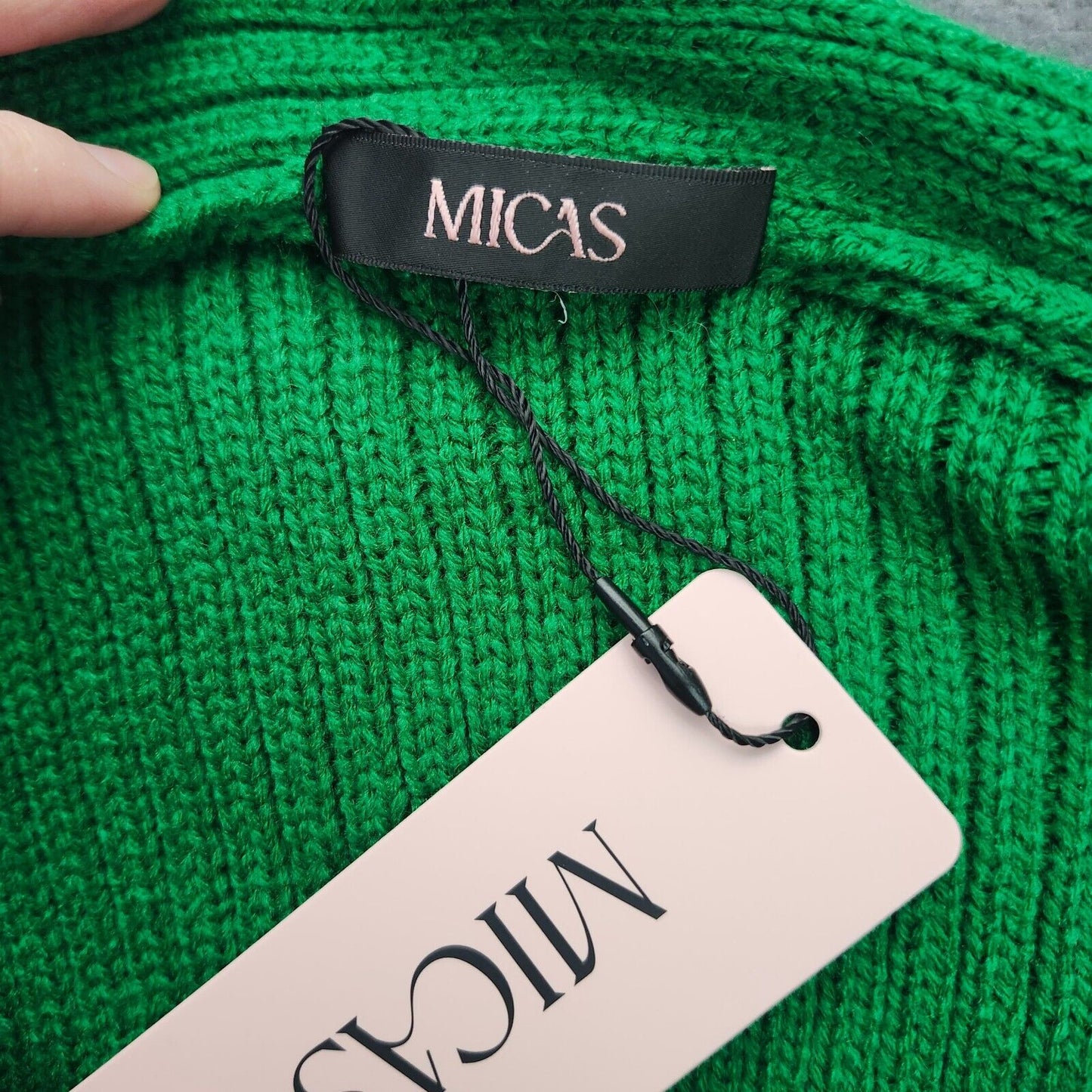 MICAS Womens long-sleeved V-neck Top and Long skirt set Sz Small