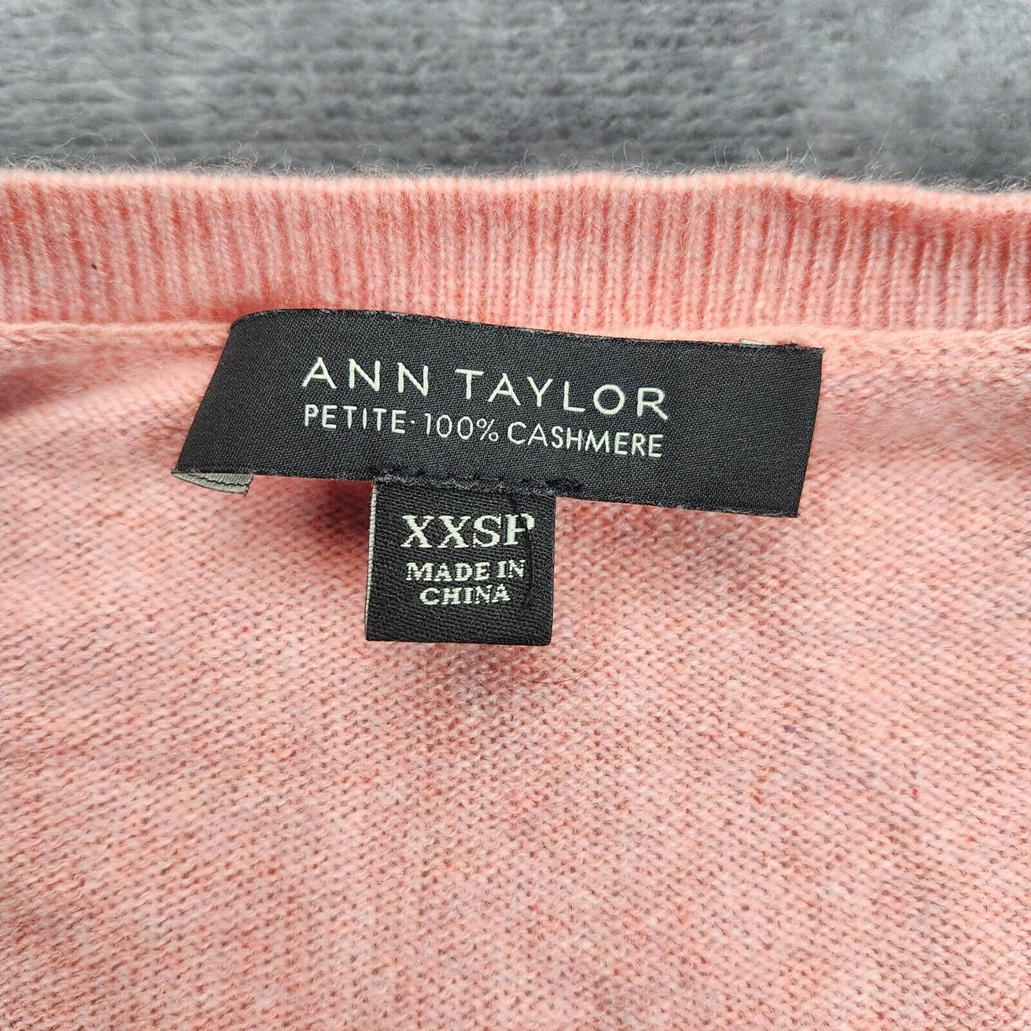ANN TAYLOR PETITE 100% CASHMERE XXSP V-neck Pink Knit Sweater