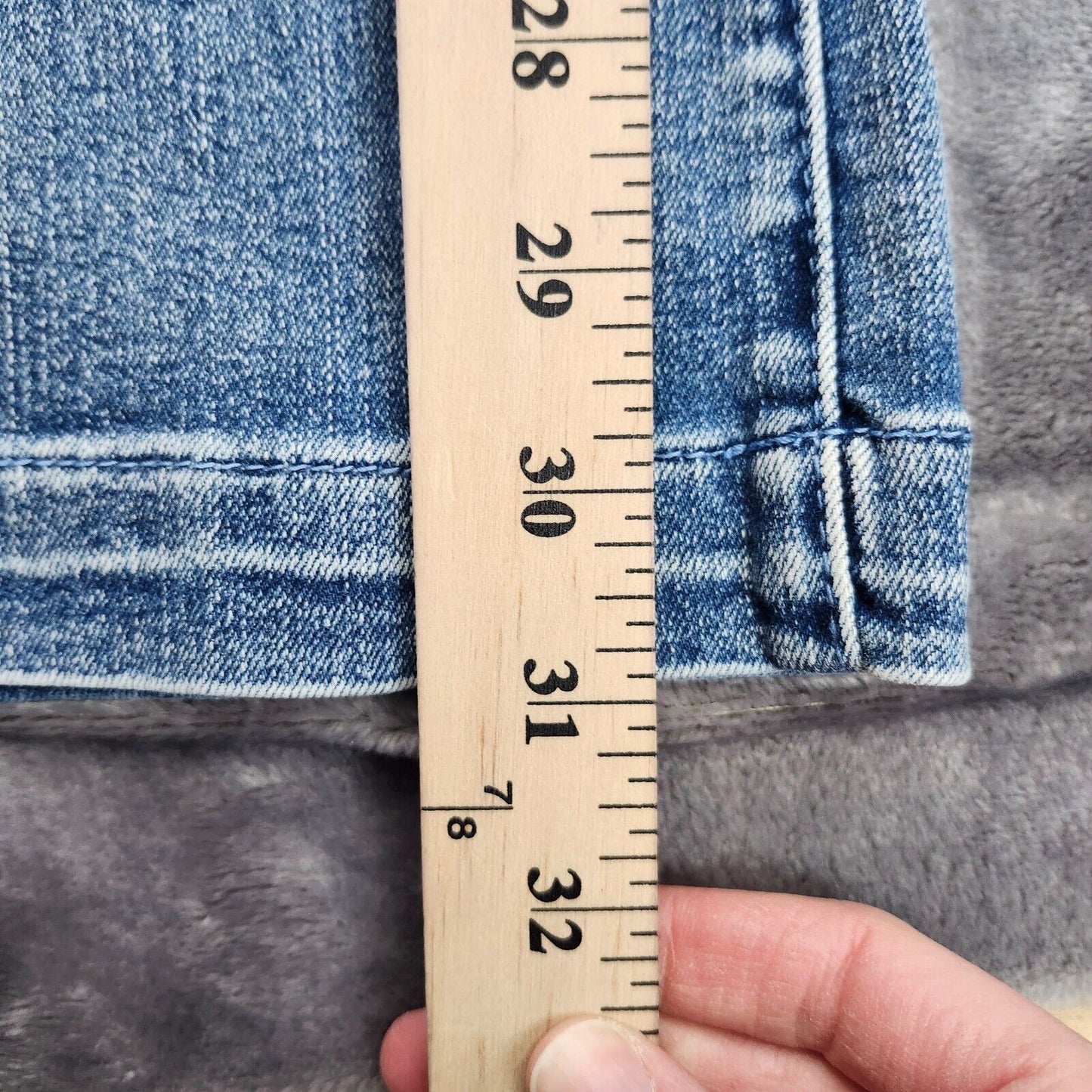 Flamingals Women's Wide Leg Faded Blue Jeans Size Medium