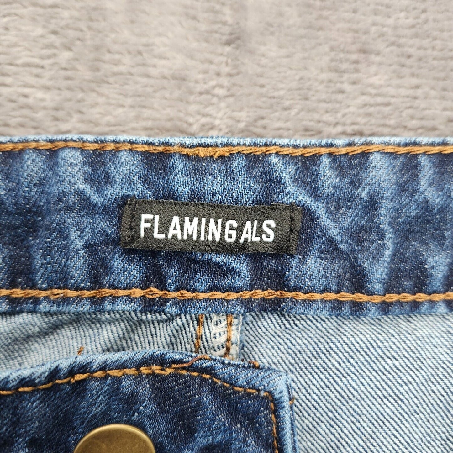 NWT Flamingals Women's Straight Wide Leg Faded Blue Jeans Size Large