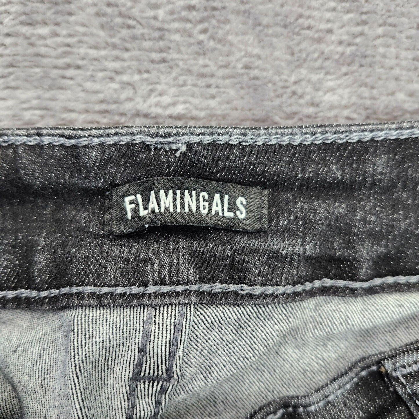 NWT Flamingals Women's Skinny Ripped Black Jeans Size Large