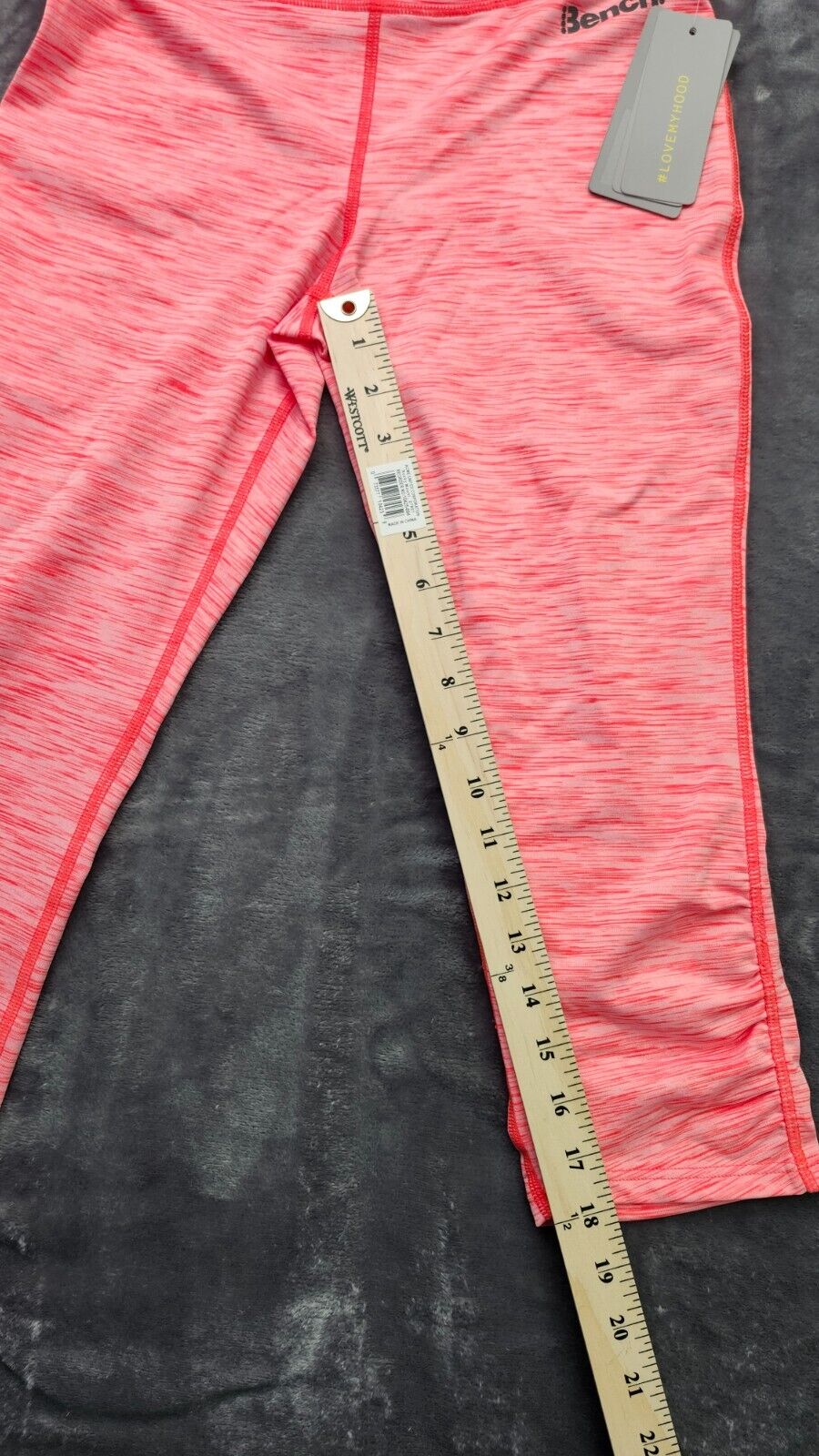 NWT Bench Urban Wear Womens Yoga pants capri skinny Size Small Pink