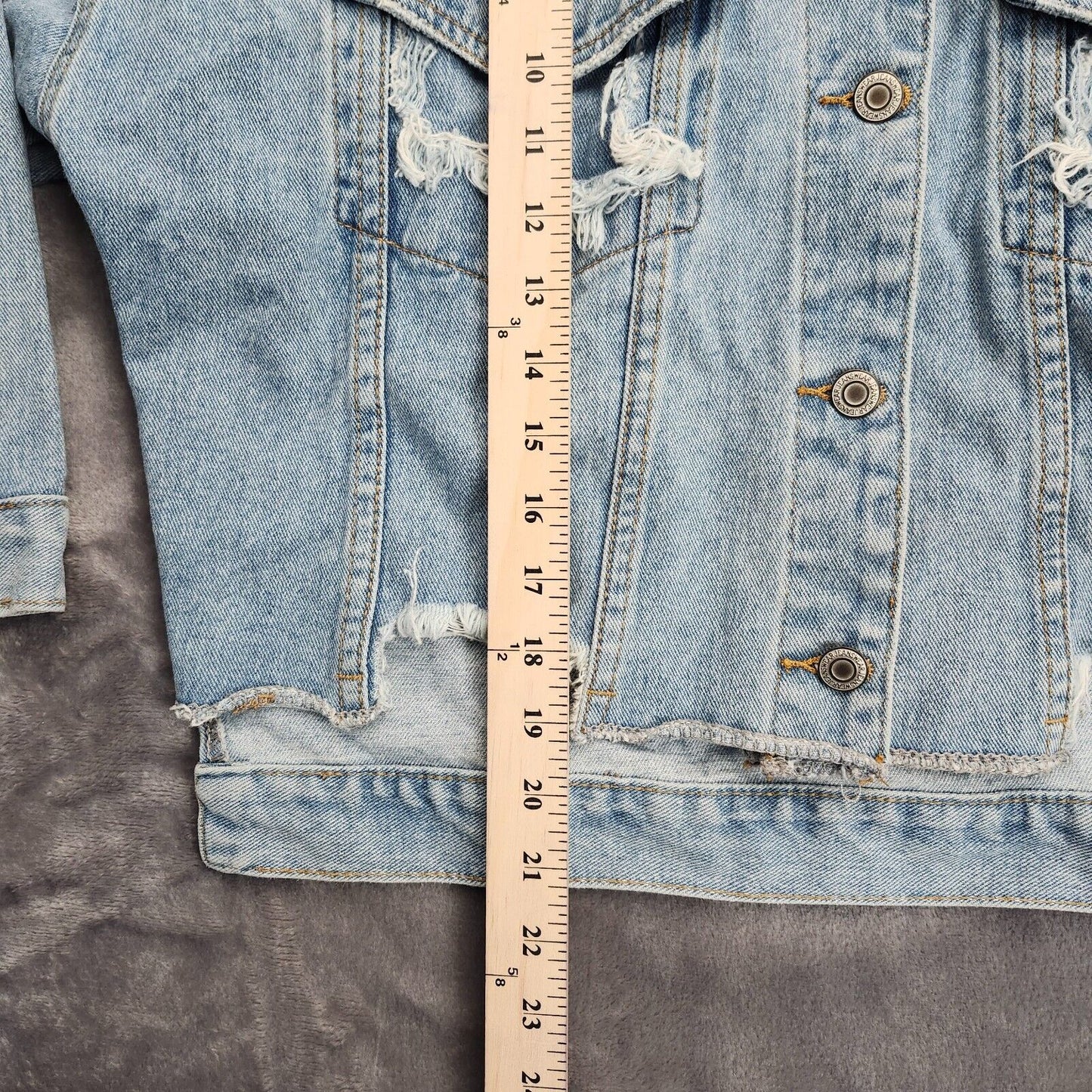 PRINCESS POLLY Womens XS Ripped Jean Jacket