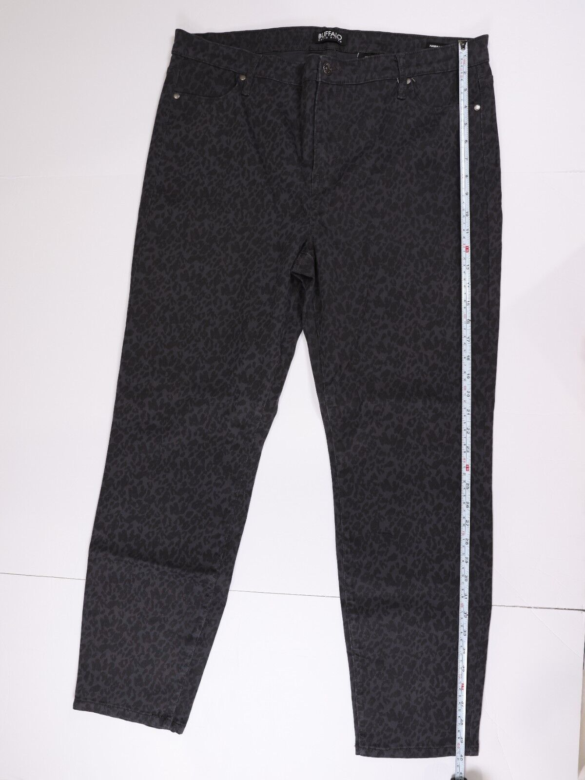 Buffalo by David Bitton Womens Hanna jeans 16/36 Gray and Black Animal Print