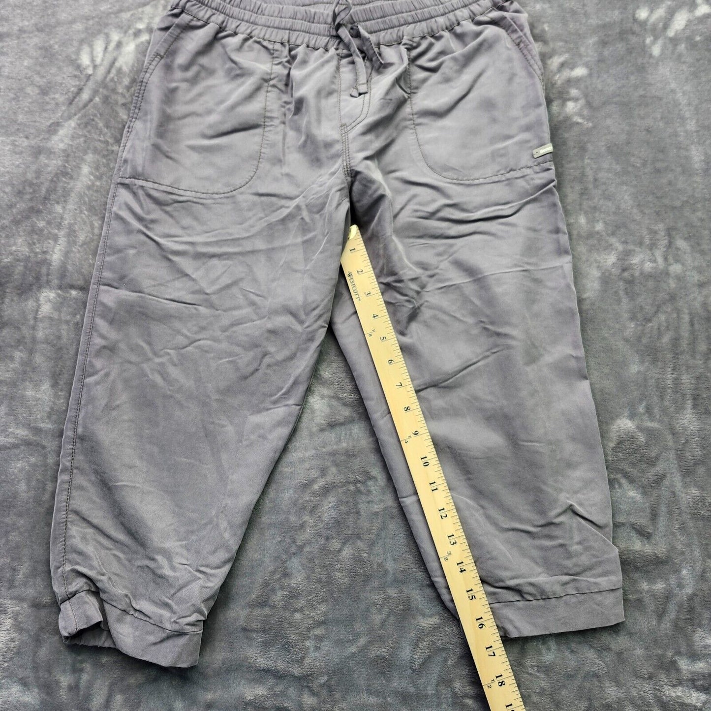 NWT Bench Urban Wear Womens Loose fit capri pants Size Small Gray
