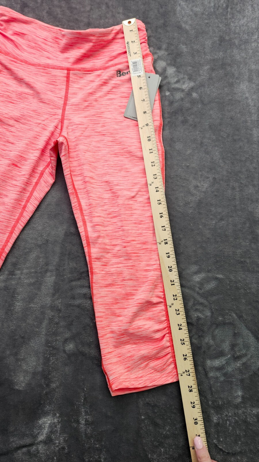 NWT Bench Urban Wear Womens Yoga pants capri skinny Size Small Pink