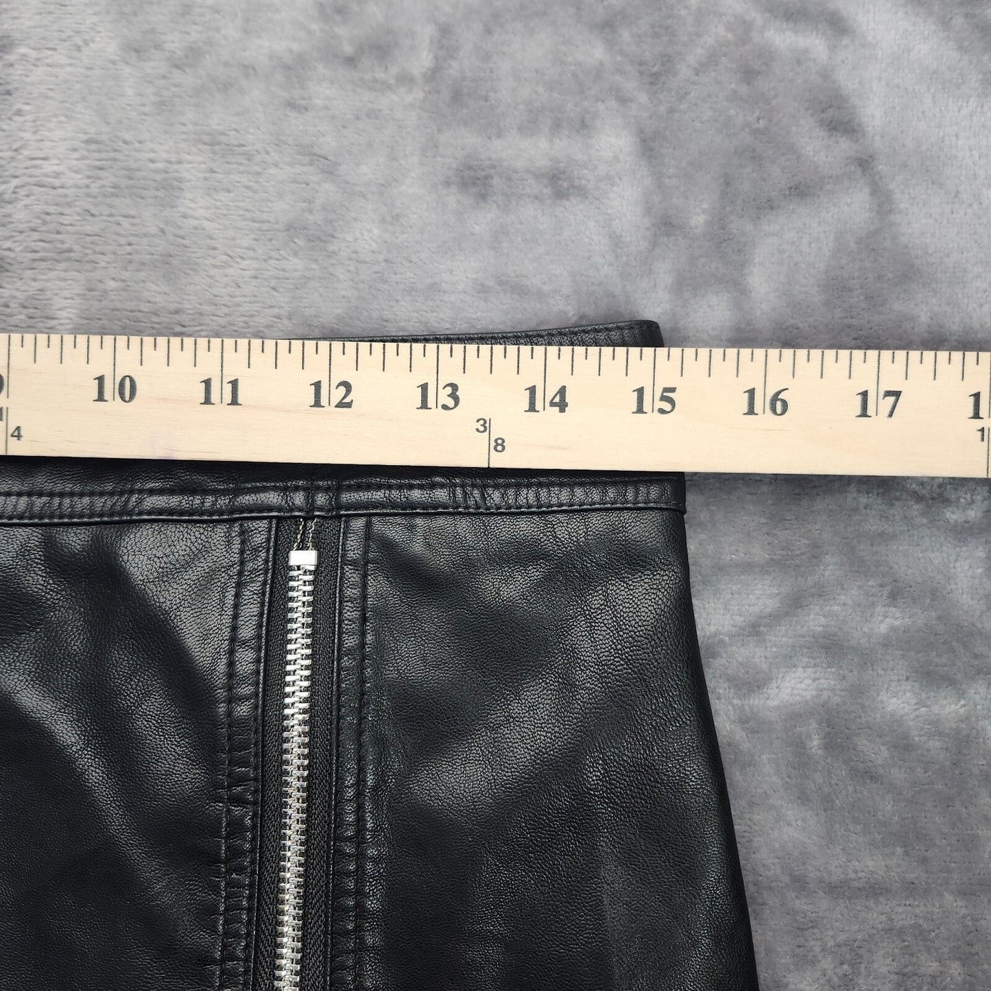 Finesse Faux leather mini skirt with side zip size Large