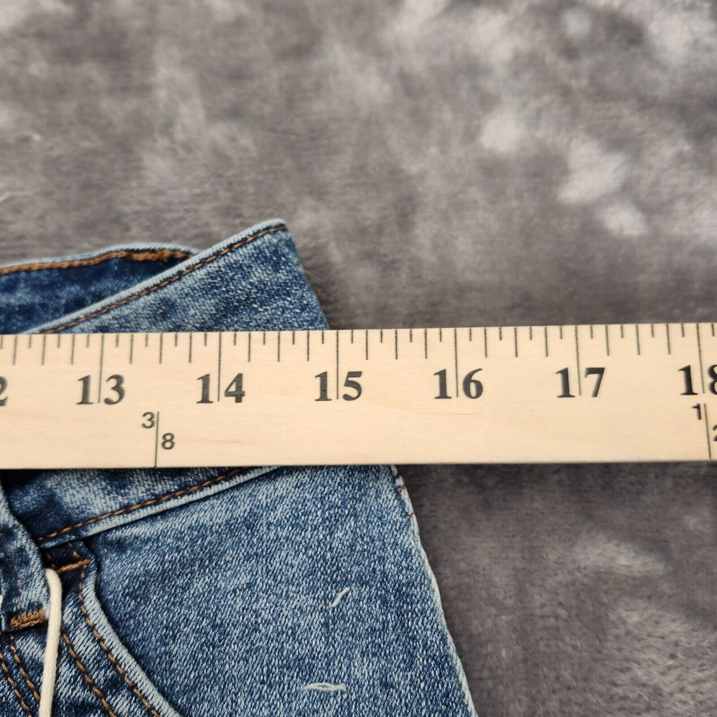 Flamingals Women's Straight Leg Faded Blue Jeans Vintage Style Size Large