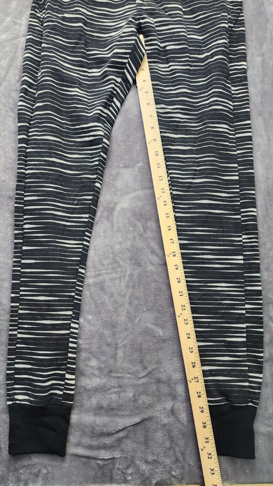 NWT Bench Urban Wear Womens Yoga pants Size Small Black Stripes