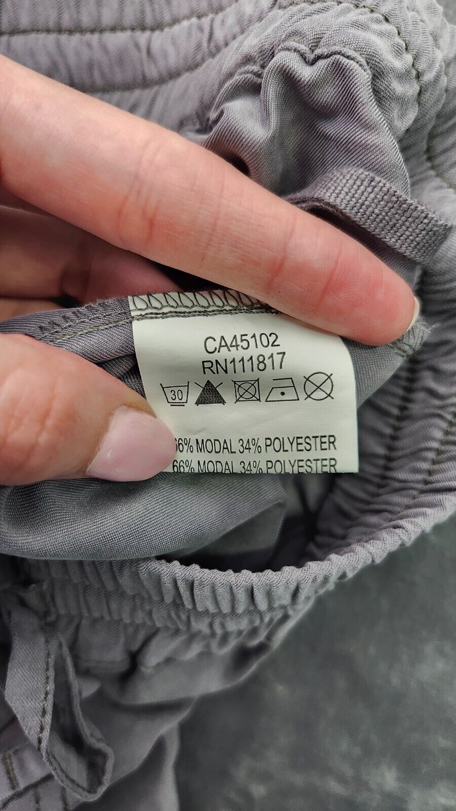 NWT Bench Urban Wear Womens Loose fit capri pants Size Small Gray