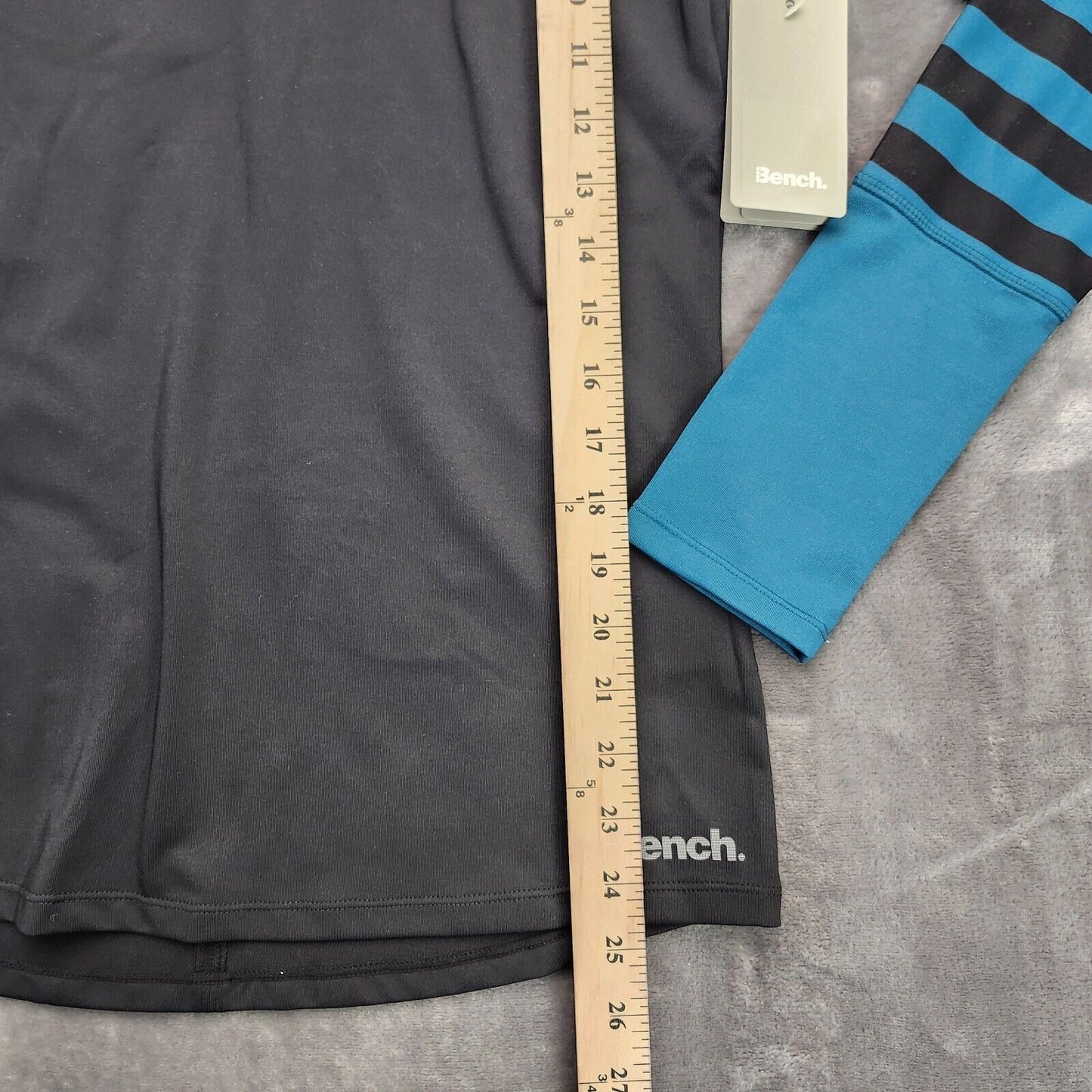 NWT Bench Urban Wear Womens Yoga Set Shirt and Capri Pants size Small