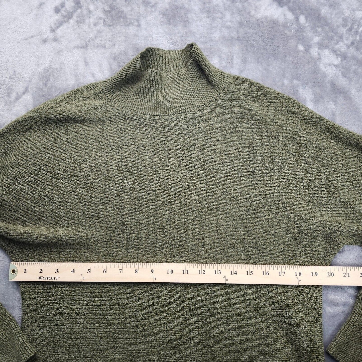 magaschoni olive green ladies turtleneck tigh knit sweater size XS