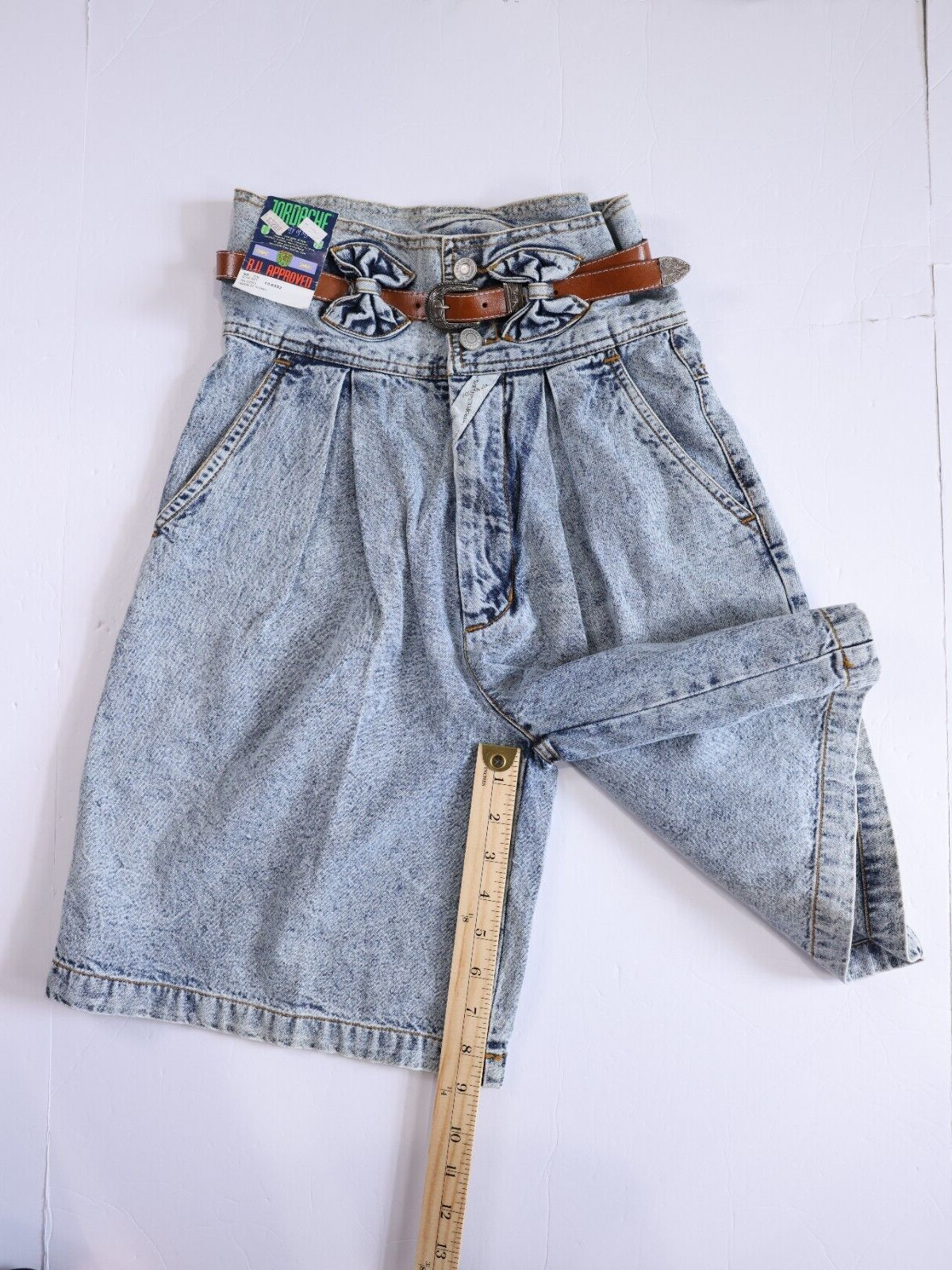 Vintage/Retro Jordache Denim Blue Jean High-Waisted Shorts Sz 7/8