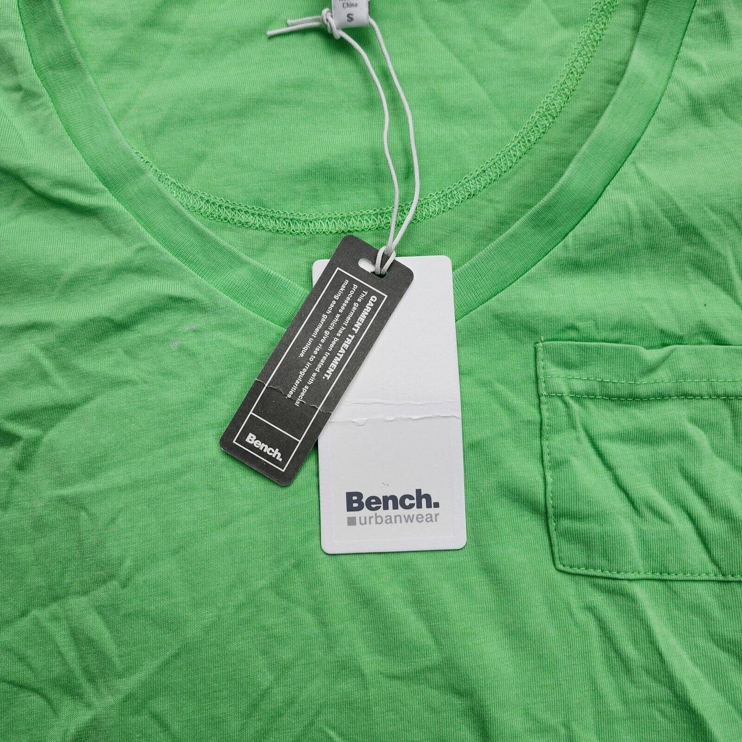 Bench Urban Wear Womens V-neck T-Shirt Size Small Summer Green