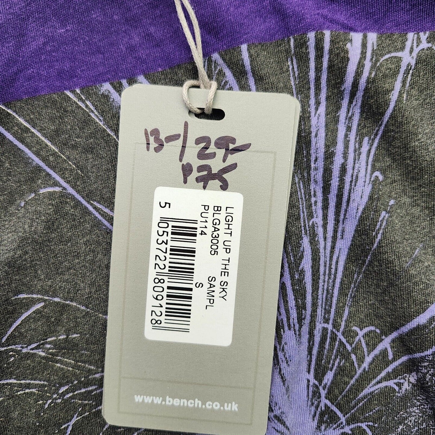 Bench Urban Wear Womens Graphic T-Shirt cap sleeve Size Small Purple