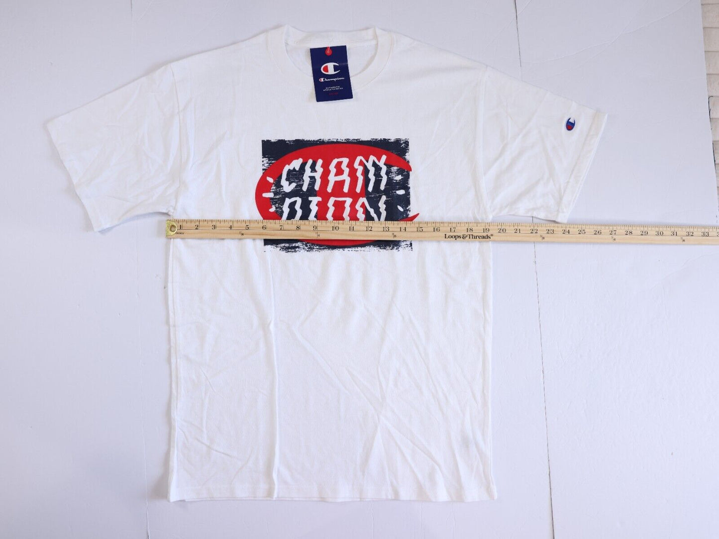 Champion NWT Men’s Size M Classic White 100% Cotton Graphic Logo T-Shirt Tee