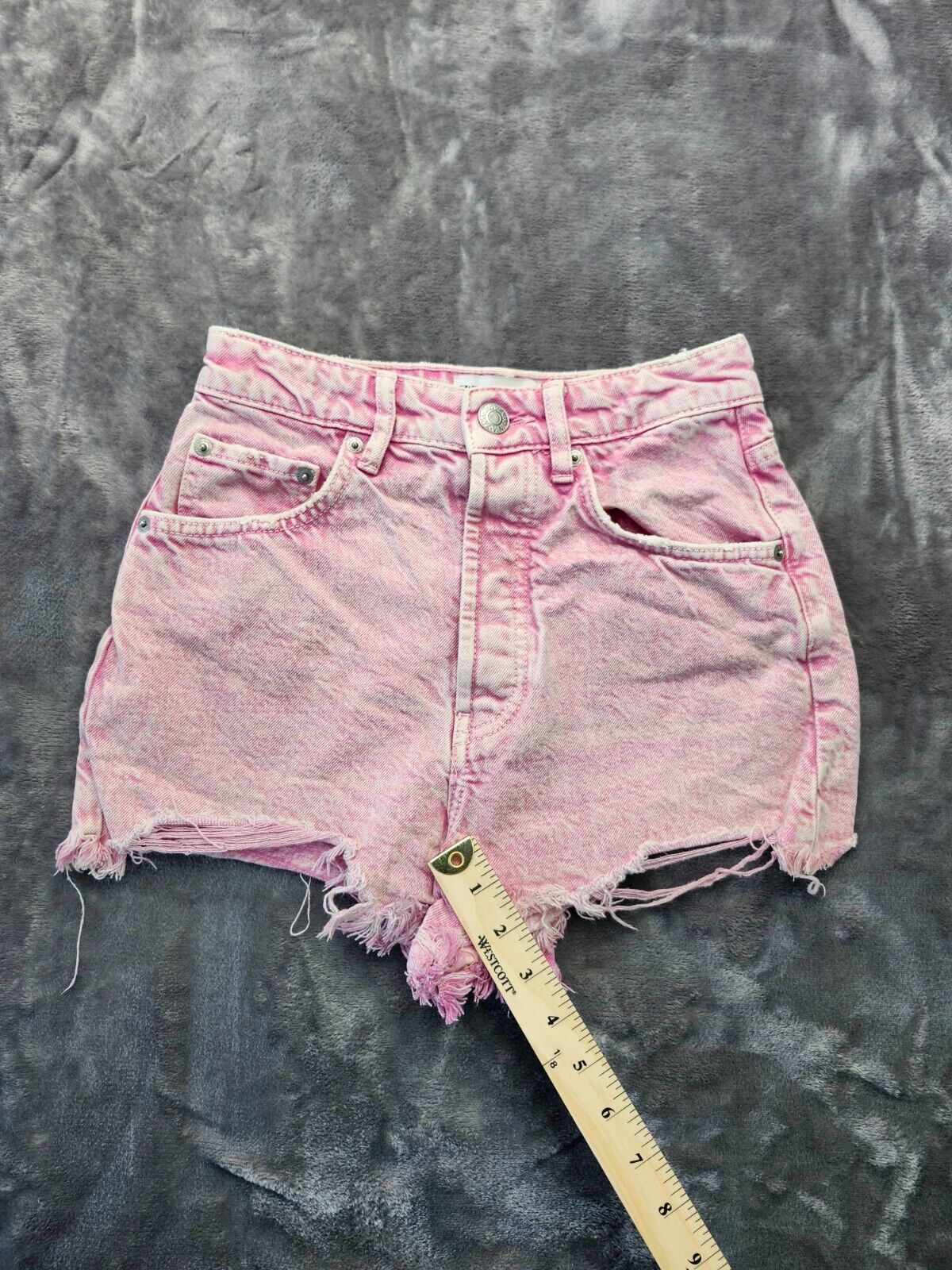 ZARA pink ripped jean shorts Pink size 2