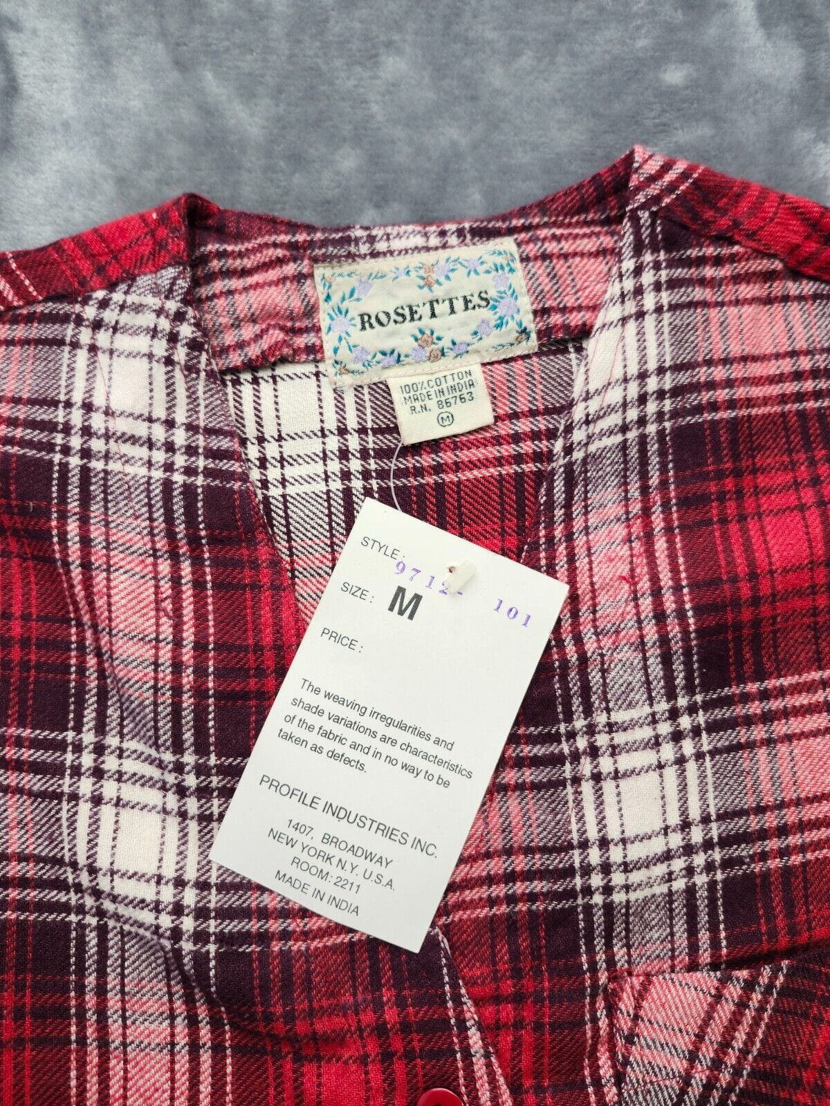 Rosettes Long Sleeve Button Up Flannel Women's Medium Plaid Red