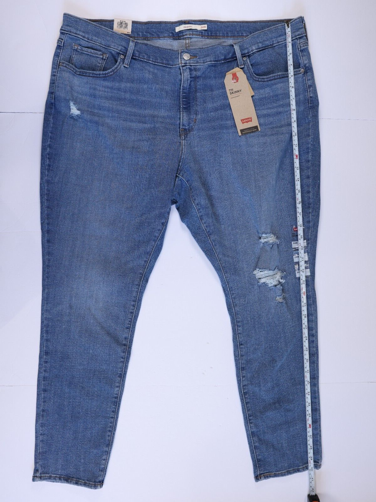 Levis 711 Womens Skinny Mid Rise Slim Through the Hid and Thigh Denim 24W M