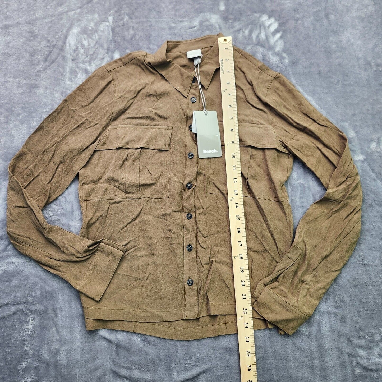 Bench Urban Wear Womens Button Up long sleeve Size small Tan