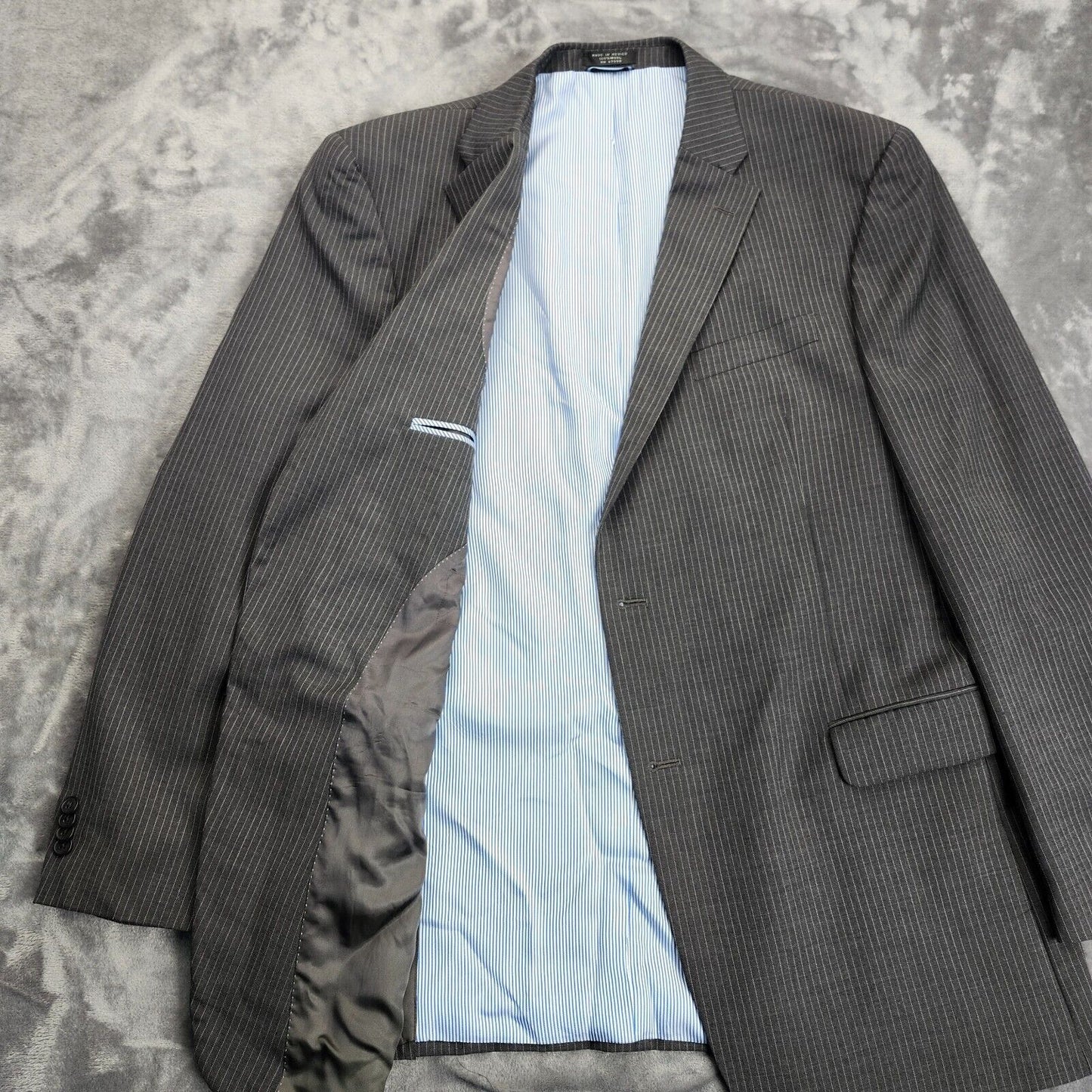 NWoT Tommy Hilfiger Gray Suit Jacket Notch Lapel 2 Button 100% Wool 46 Long