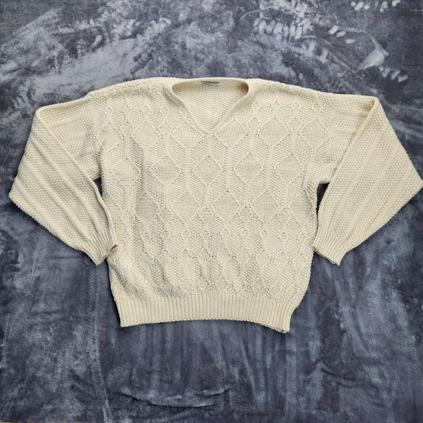 claiborne Womens Cream knit cable sweater Long sleeve 44 bust