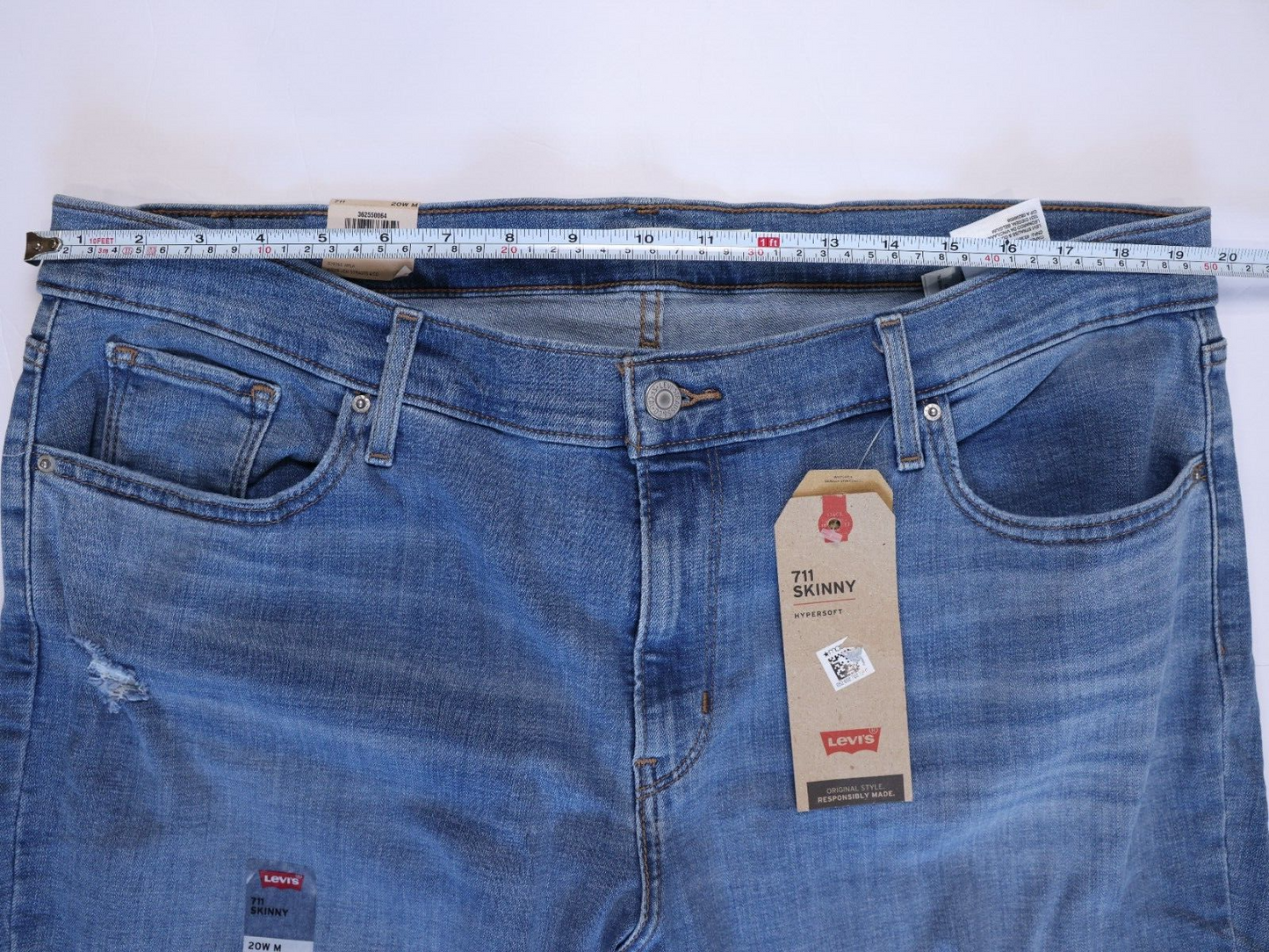 Levis 711 Womens Skinny Mid Rise Slim Through the Hid and Thigh Denim 20W