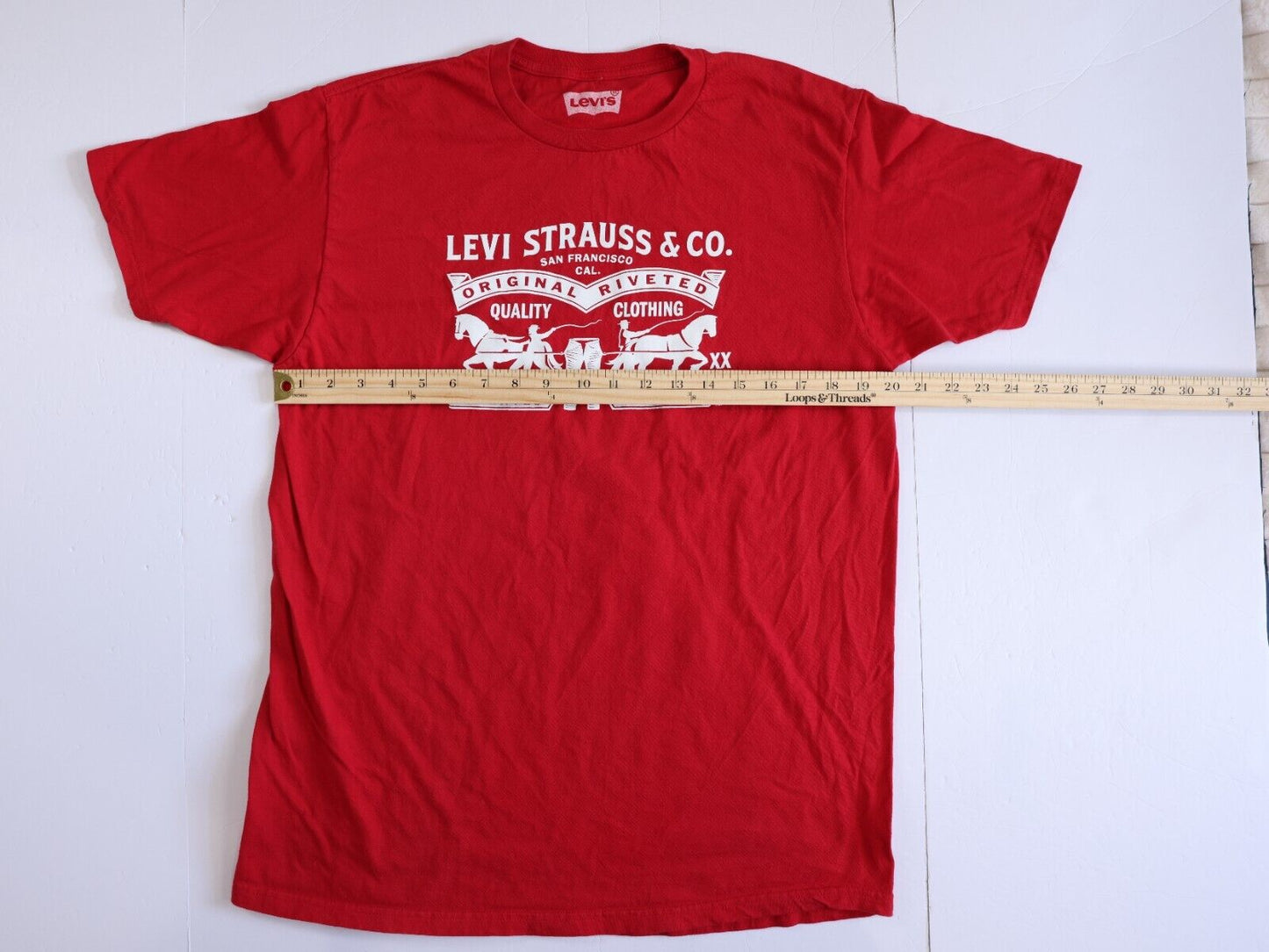 Levi Strauss & Co. Shirt Men's Large RED Graphic Tee Original Riveted