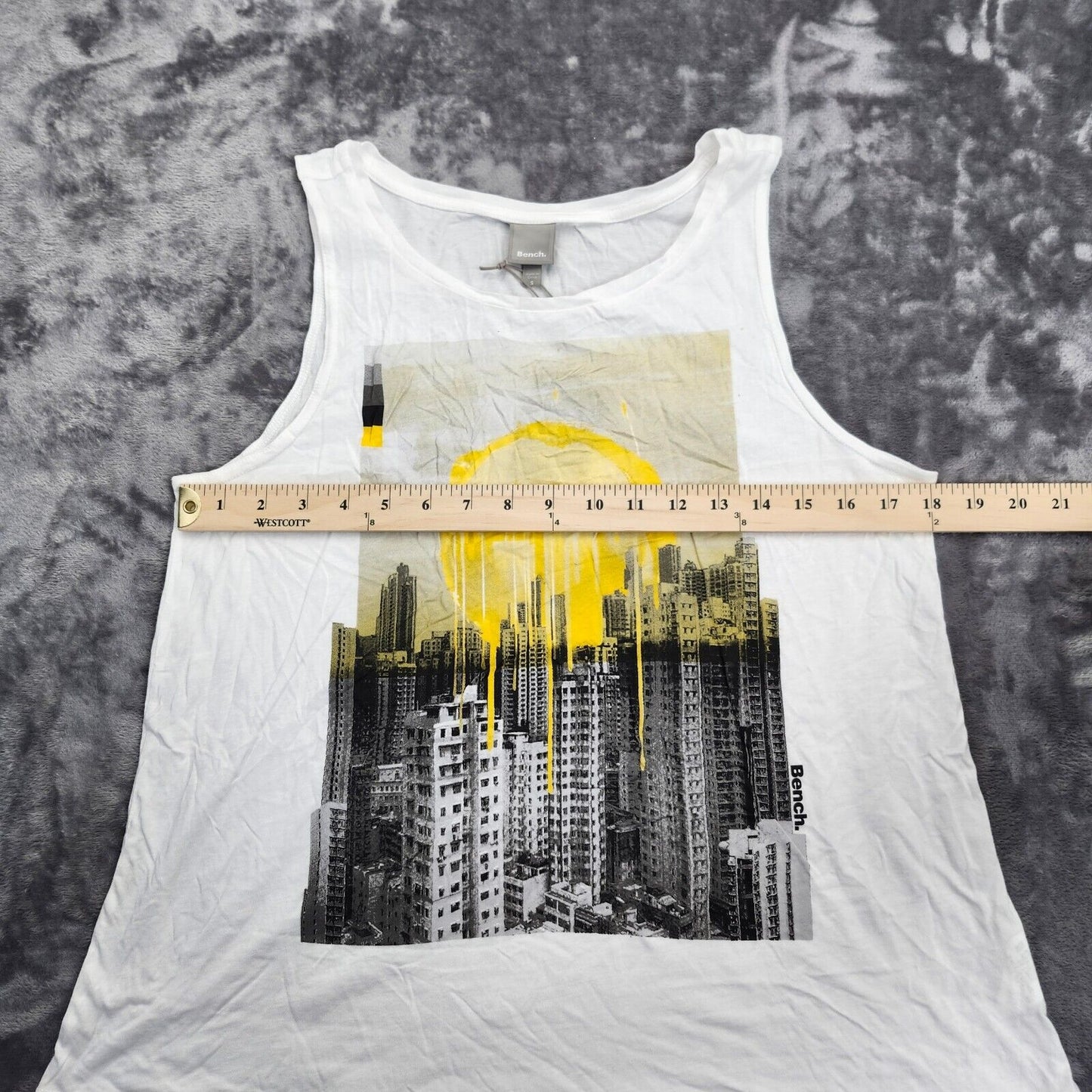 NWT Bench Urban Wear Womens Graphic Tank Top SM