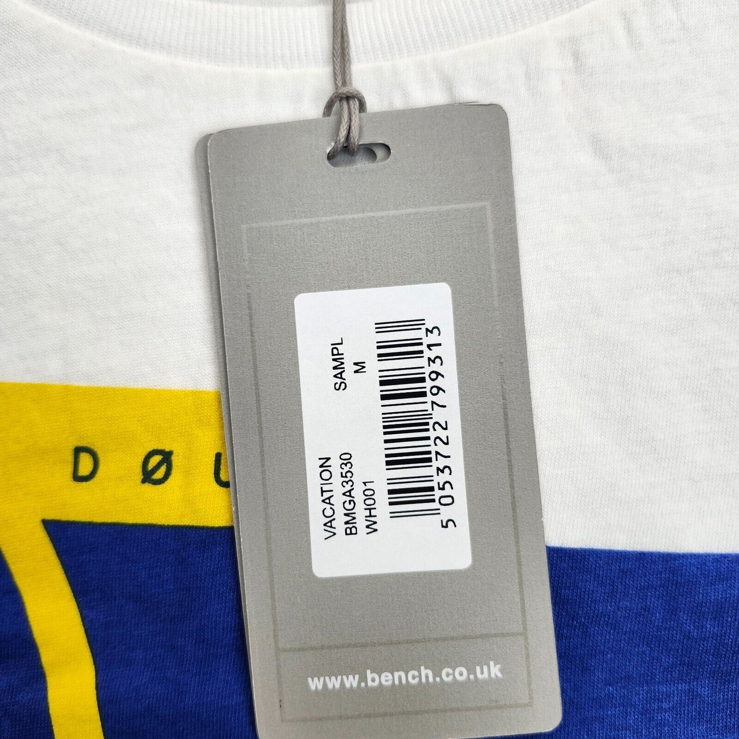 Bench Urban Wear Unisex Graphic T-shirt Size Medium Blue and White