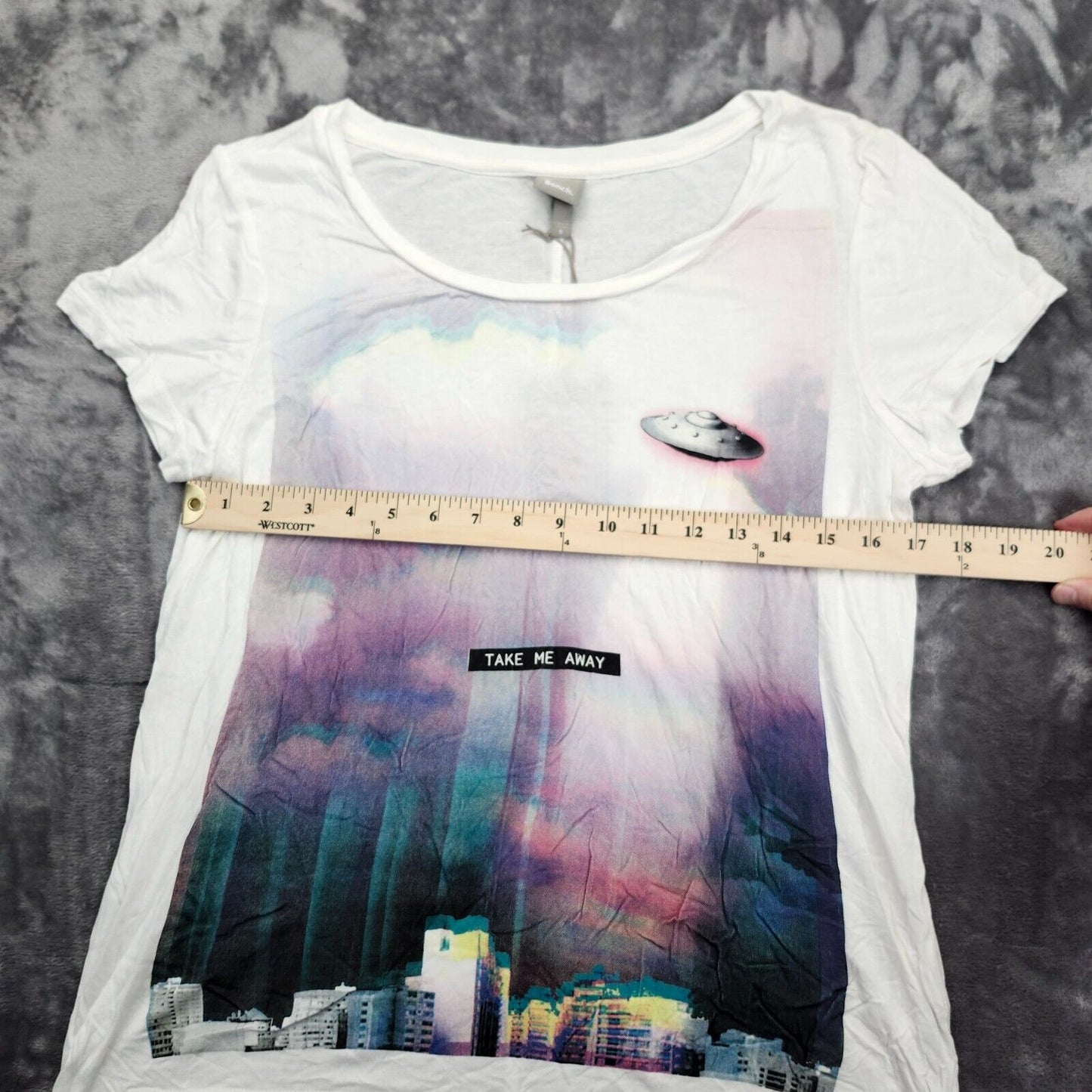 Bench Urban Wear Womens Cap sleeve Graphic T-Shirt UFO over City Size Small